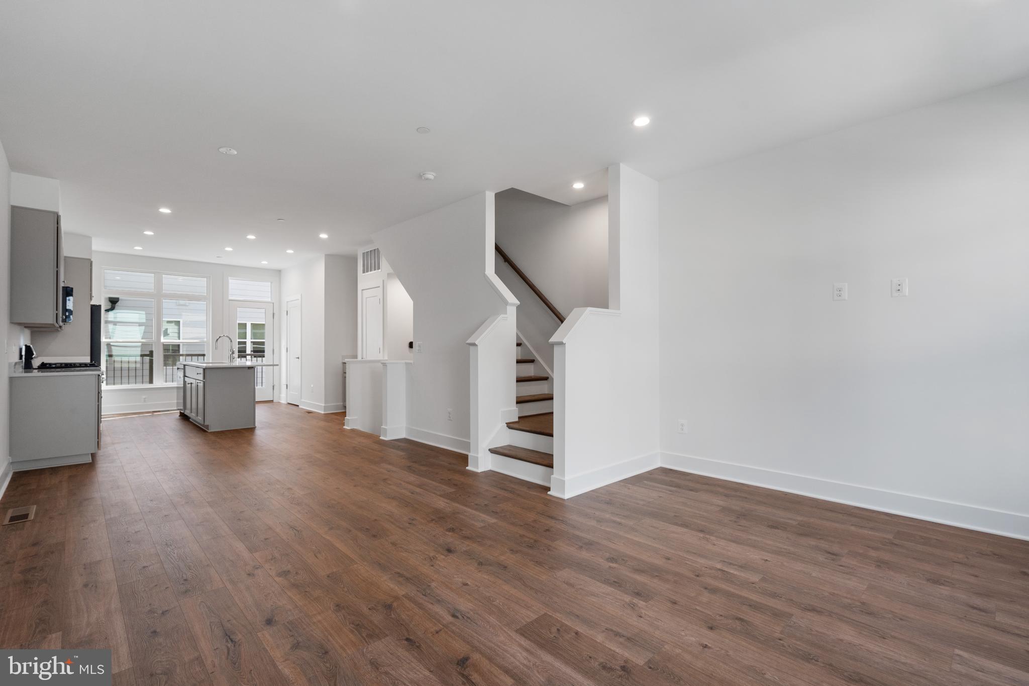 TYSONS RIDGE - Residential Lease