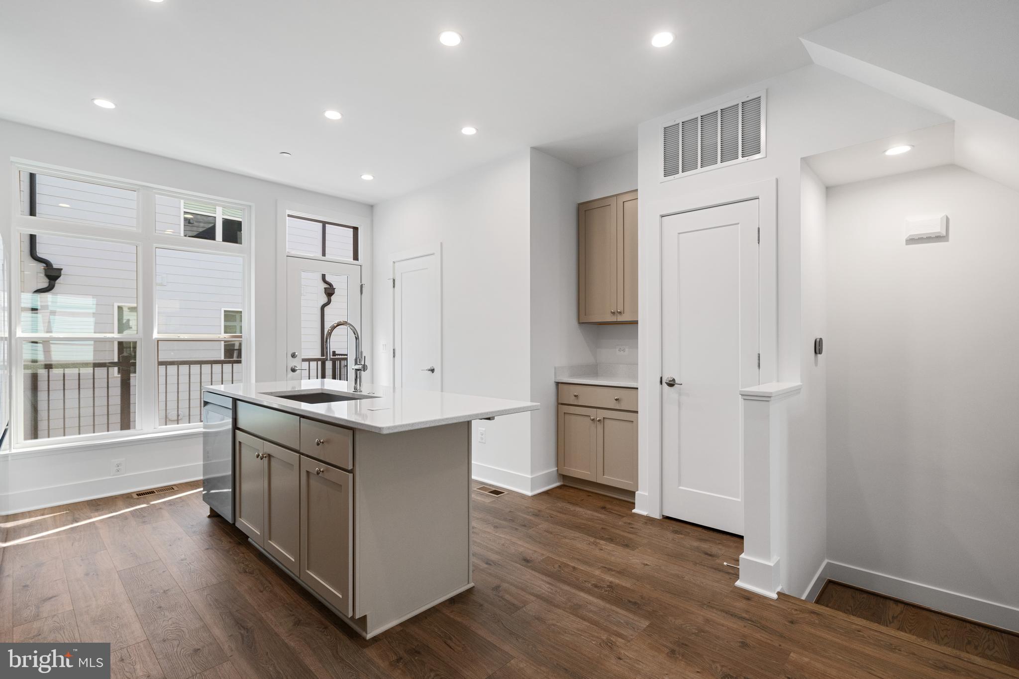 TYSONS RIDGE - Residential Lease