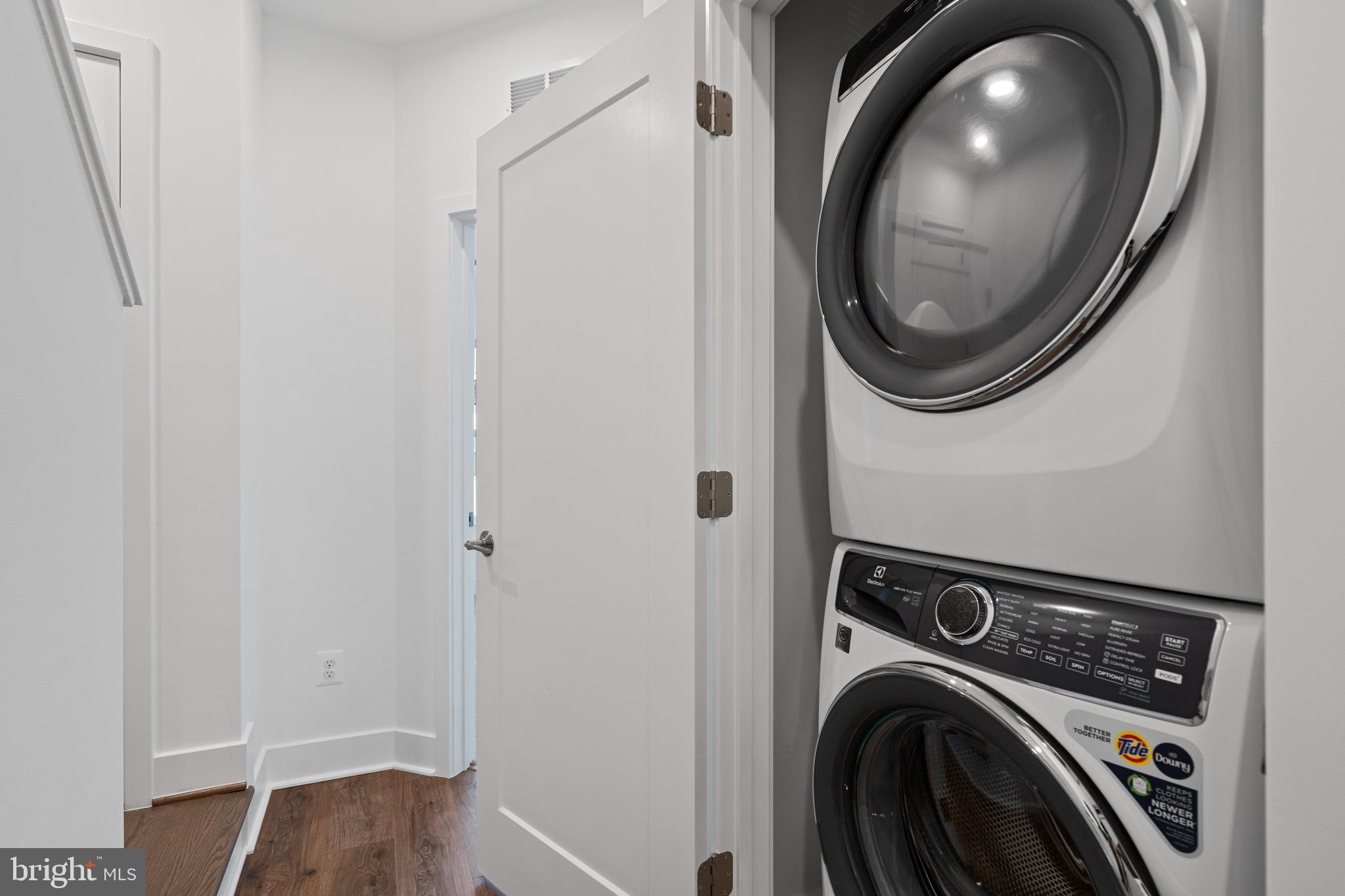 TYSONS RIDGE - Residential Lease