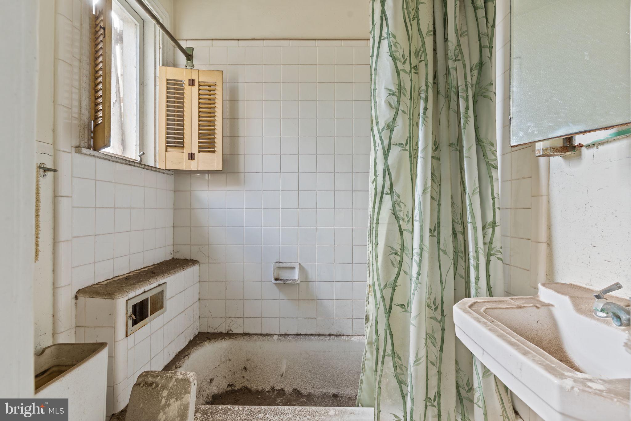 GERMANTOWN - Residential