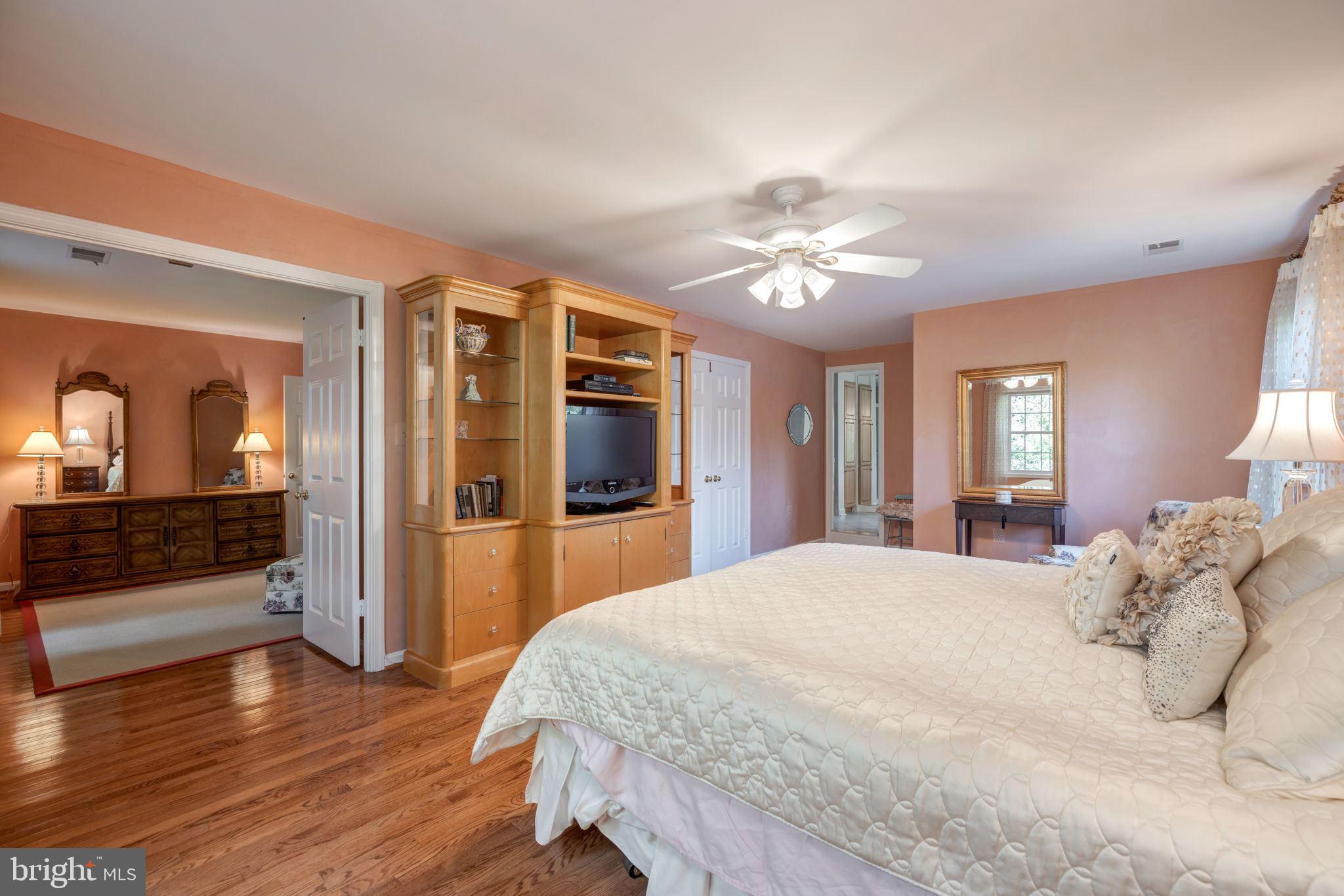 LINWAY PARK OF MCLEAN - Residential