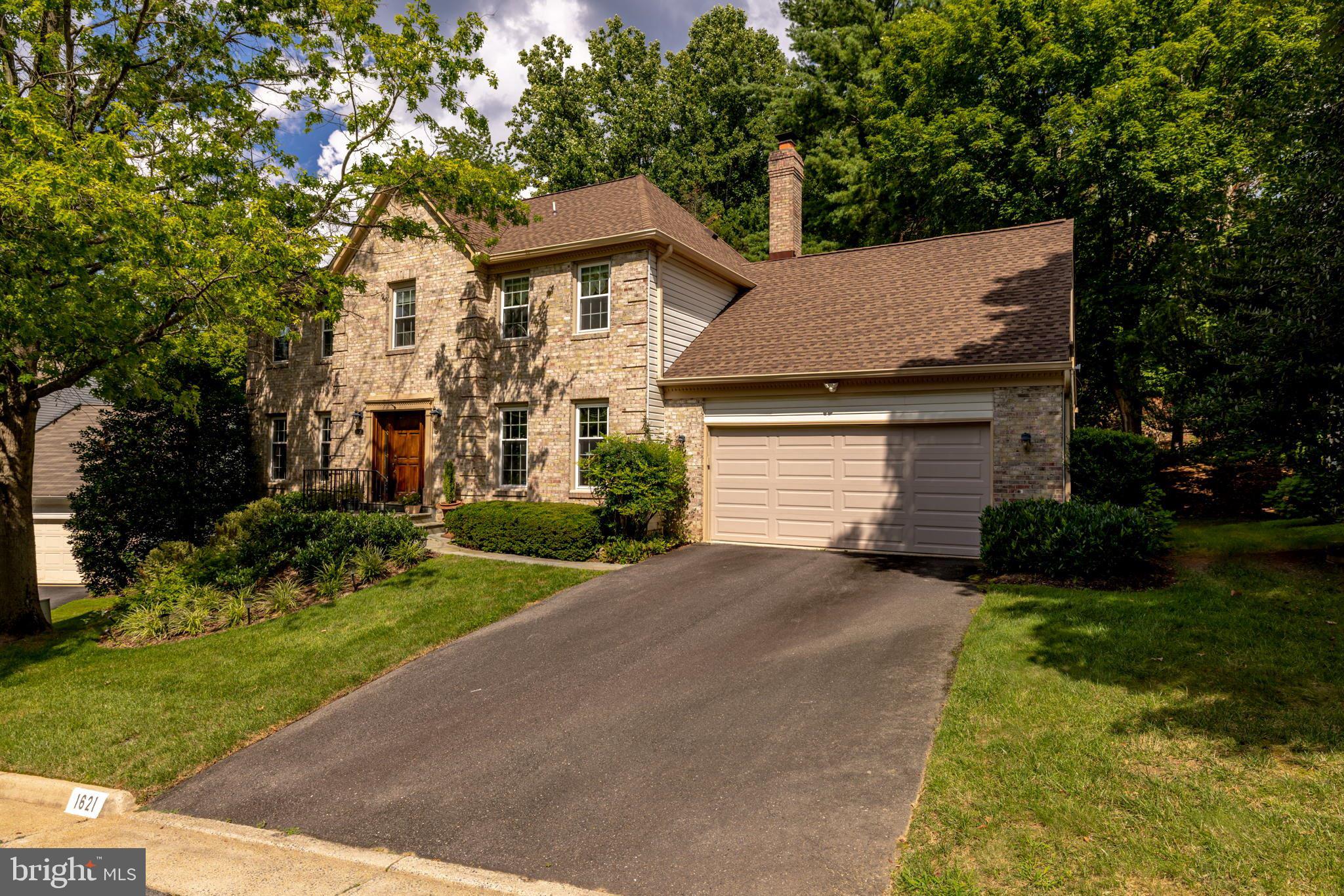 LINWAY PARK OF MCLEAN - Residential