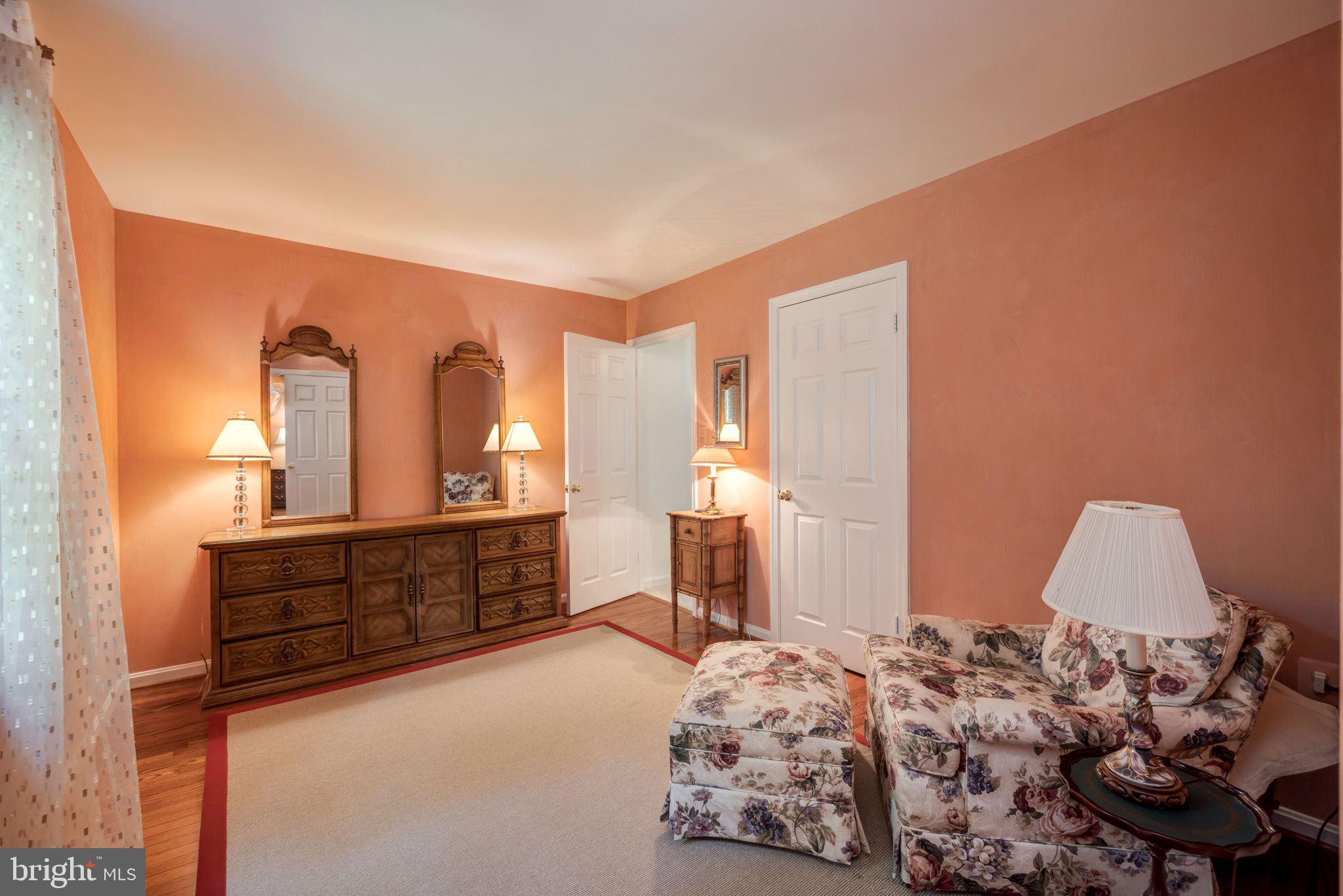 LINWAY PARK OF MCLEAN - Residential