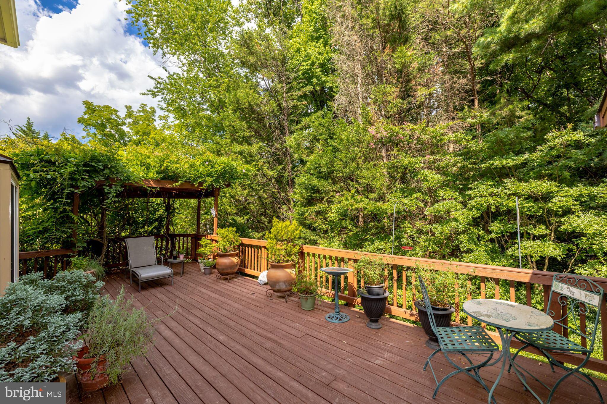 LINWAY PARK OF MCLEAN - Residential