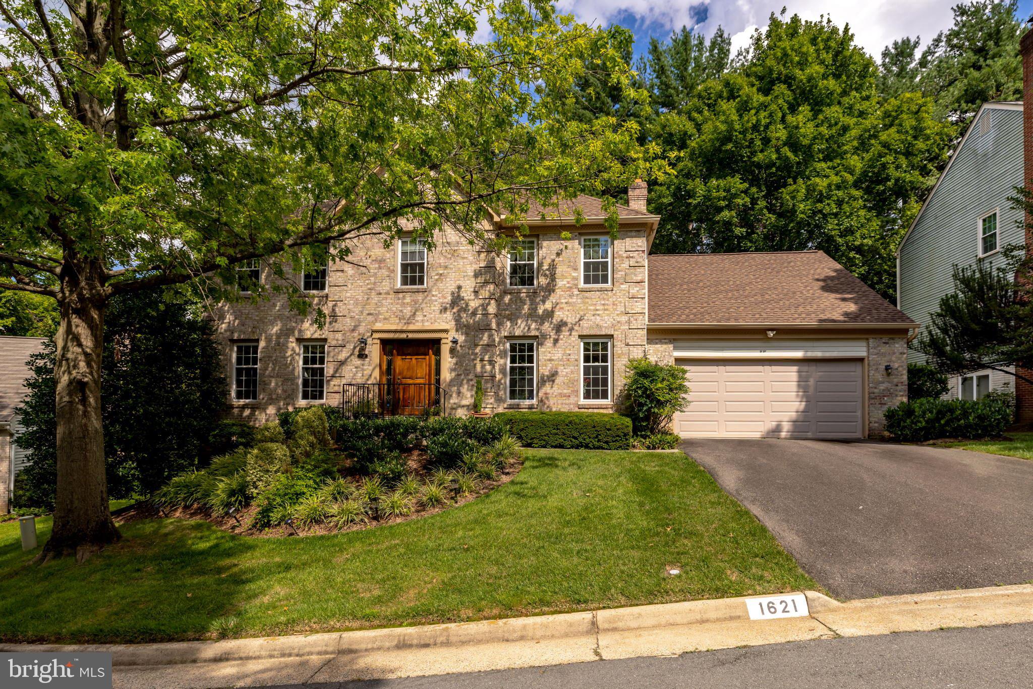 LINWAY PARK OF MCLEAN - Residential