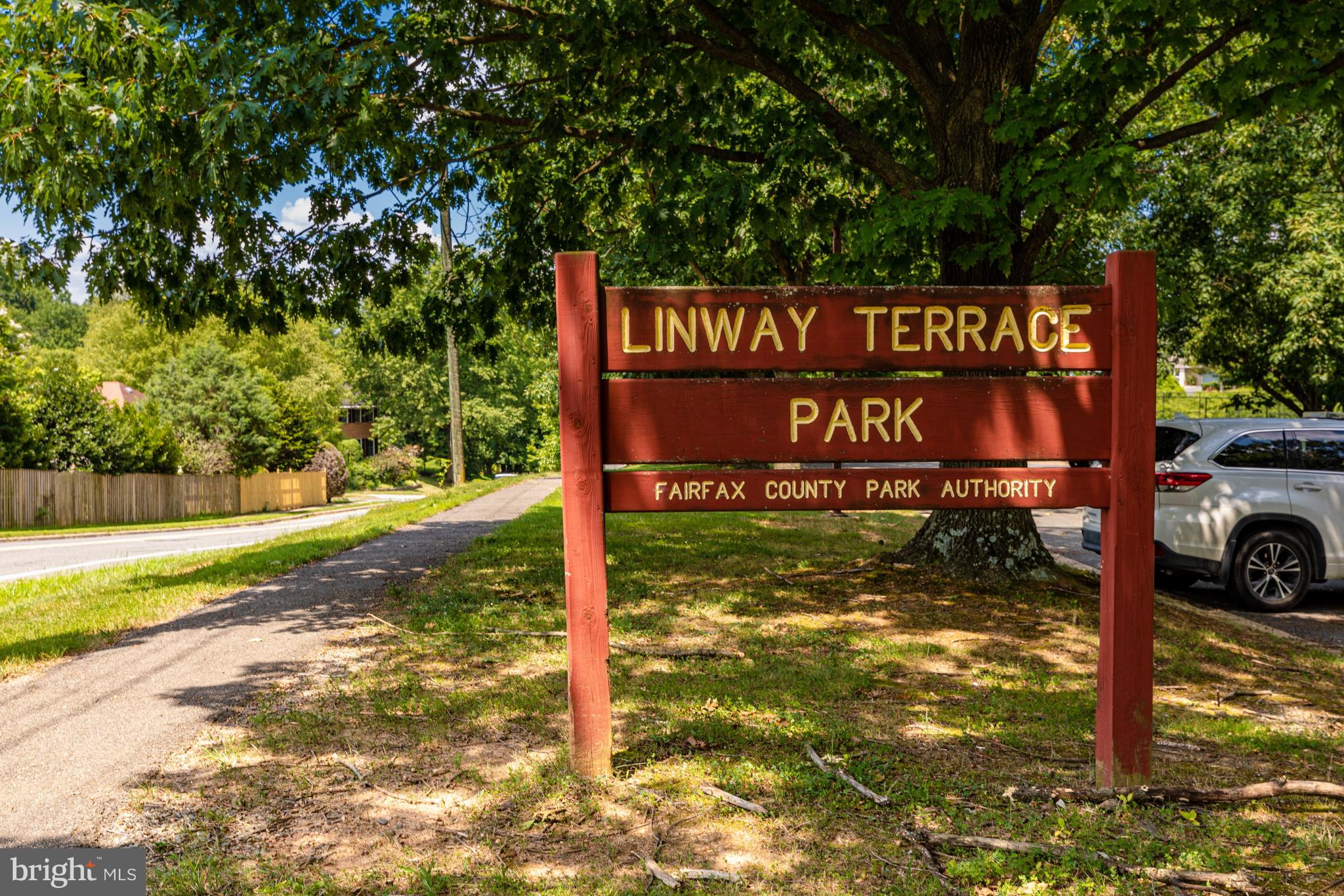LINWAY PARK OF MCLEAN - Residential