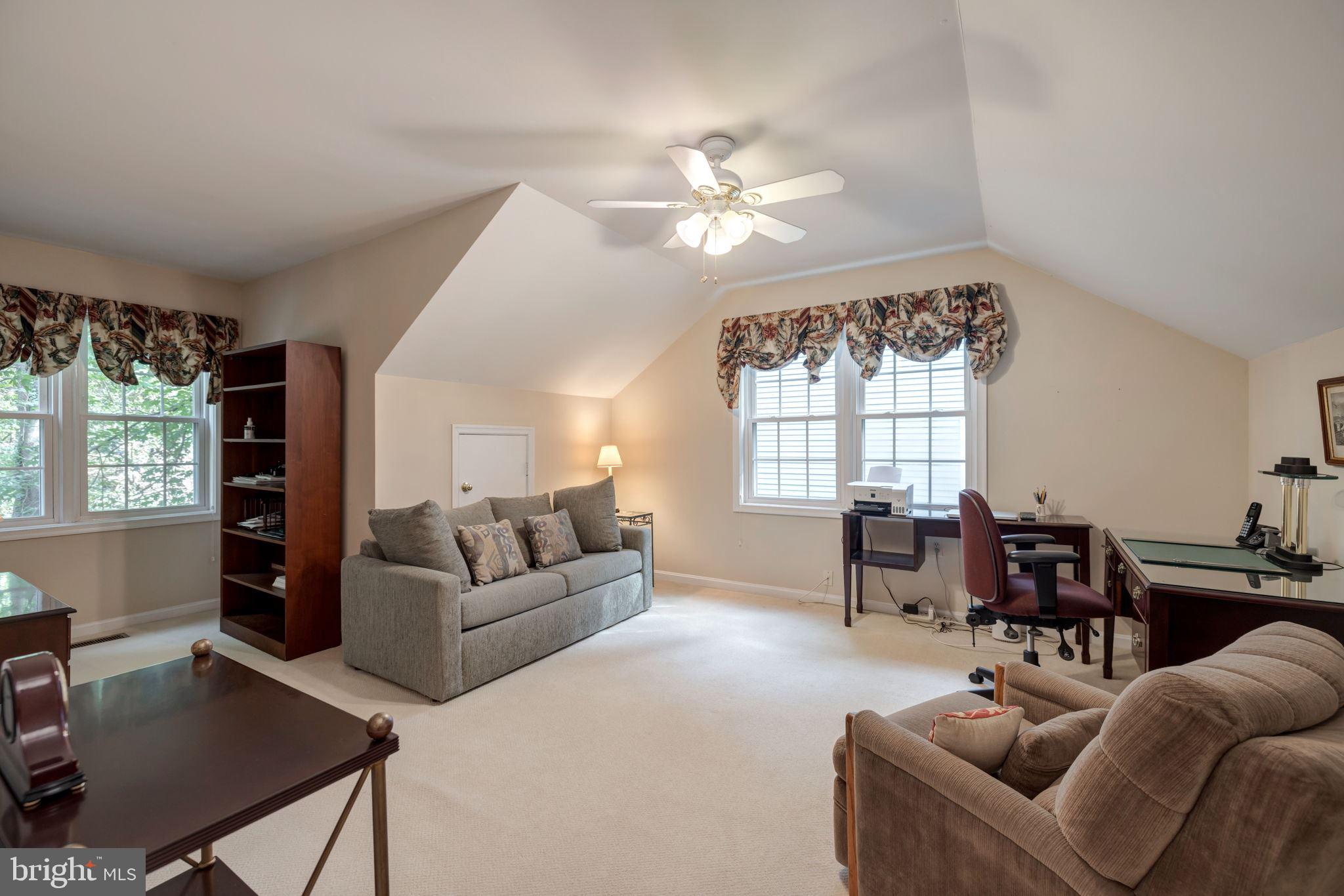 LINWAY PARK OF MCLEAN - Residential