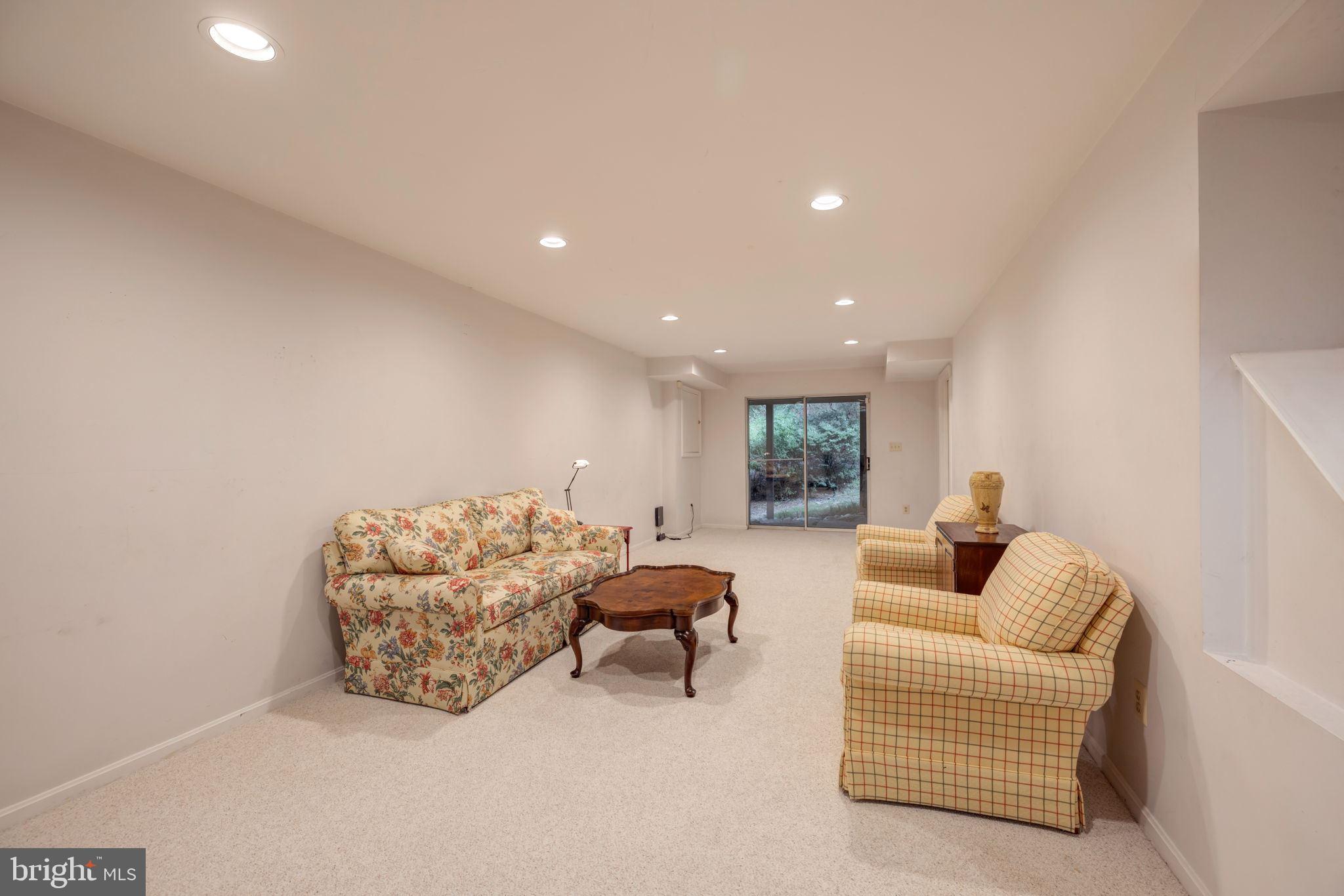 LINWAY PARK OF MCLEAN - Residential