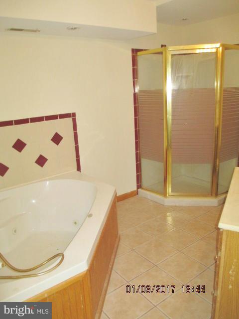 CONSTANT FRIENDSHIP - Residential