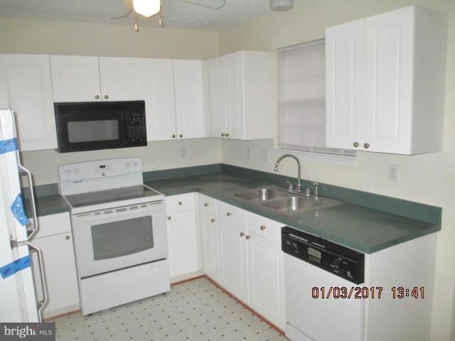 CONSTANT FRIENDSHIP - Residential