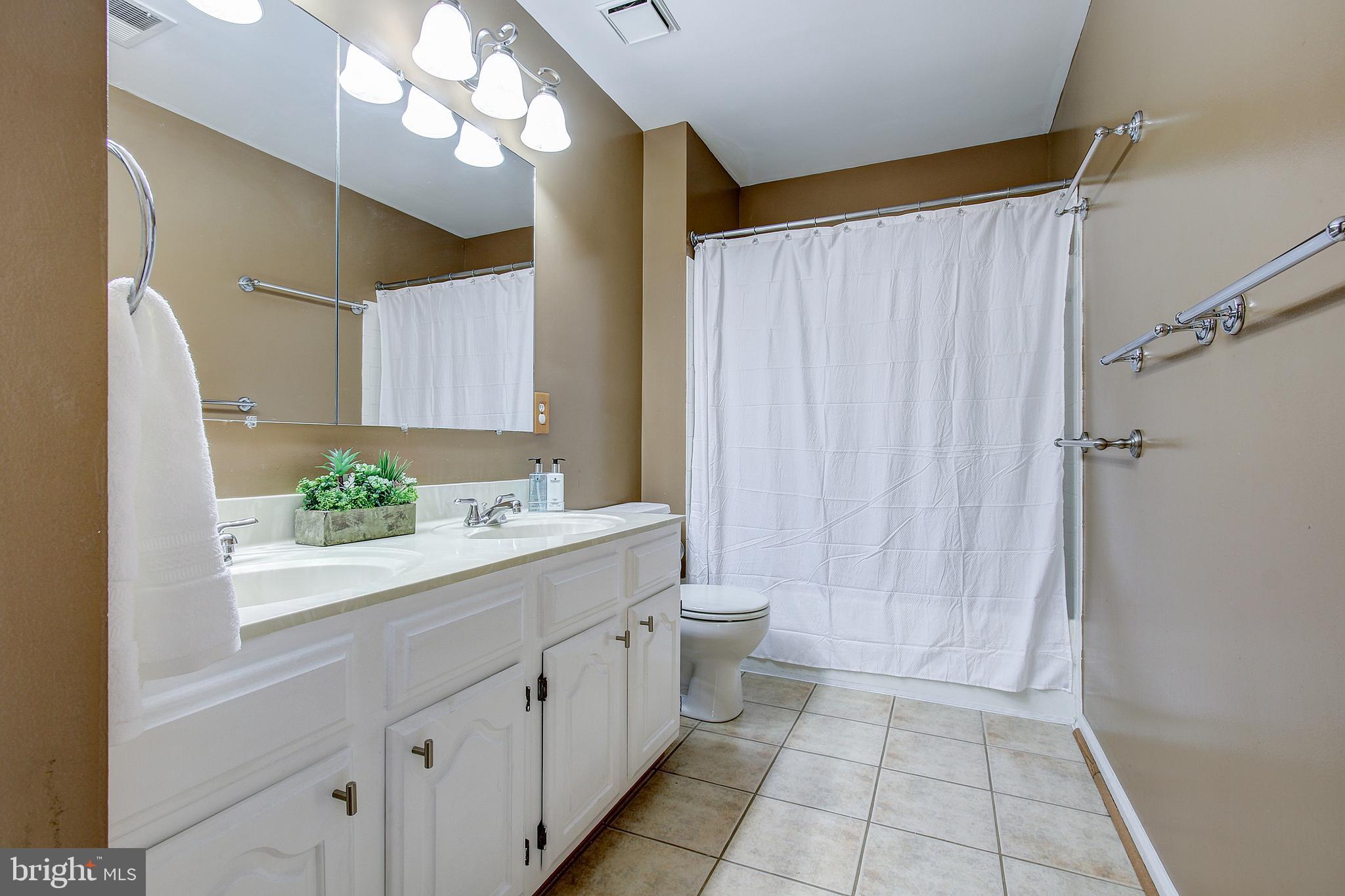 RUSSETT - Residential