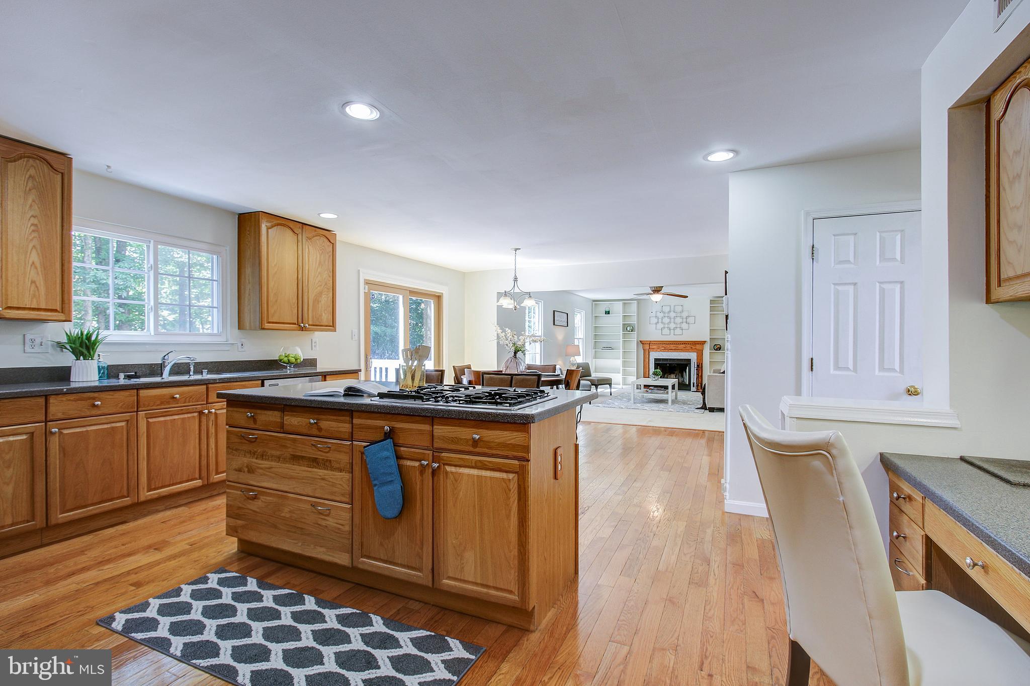 RUSSETT - Residential