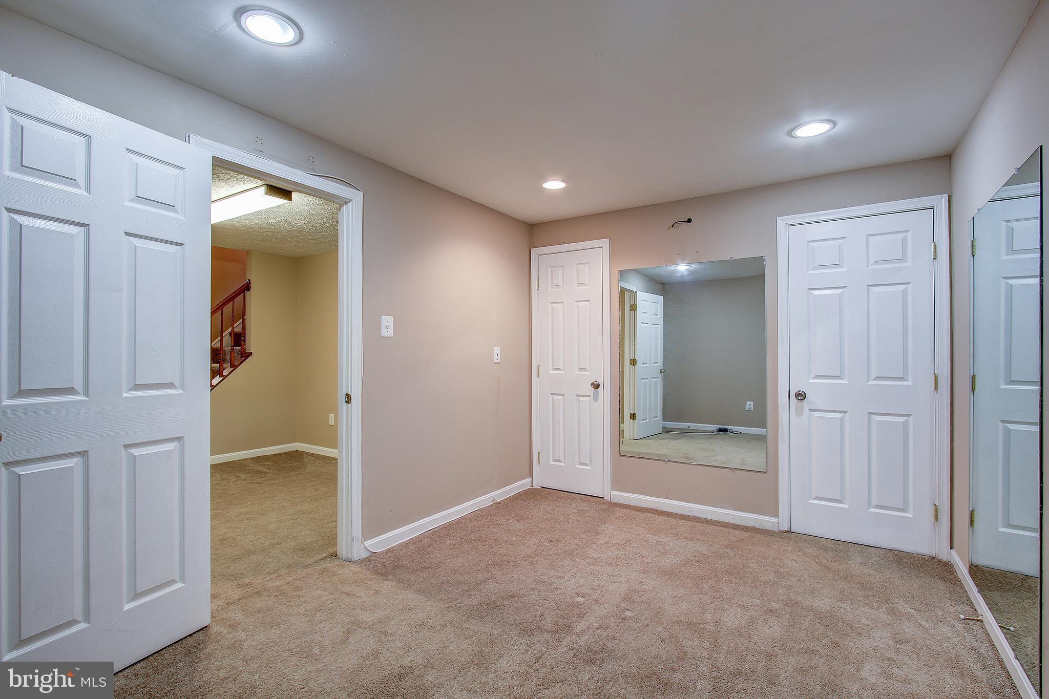 RUSSETT - Residential