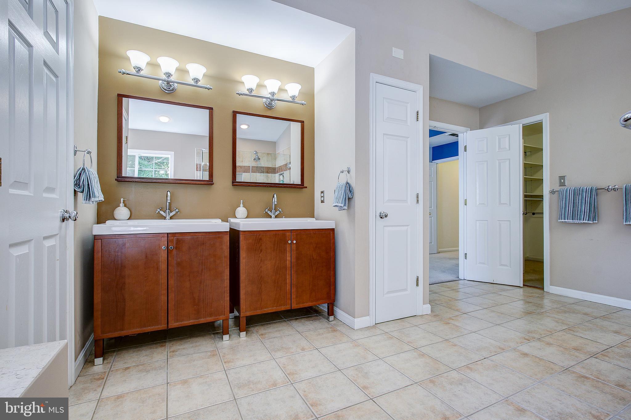 RUSSETT - Residential