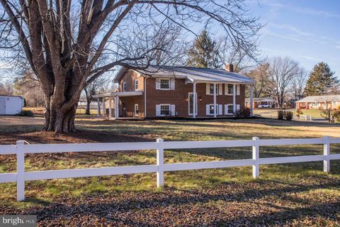 12 ESSEX ROAD GROTTOES VA 24441