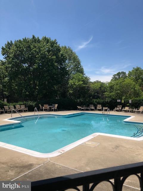 CARR AT PINECREST - Residential Lease