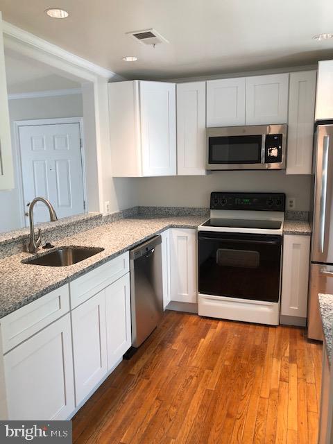 CARR AT PINECREST - Residential Lease