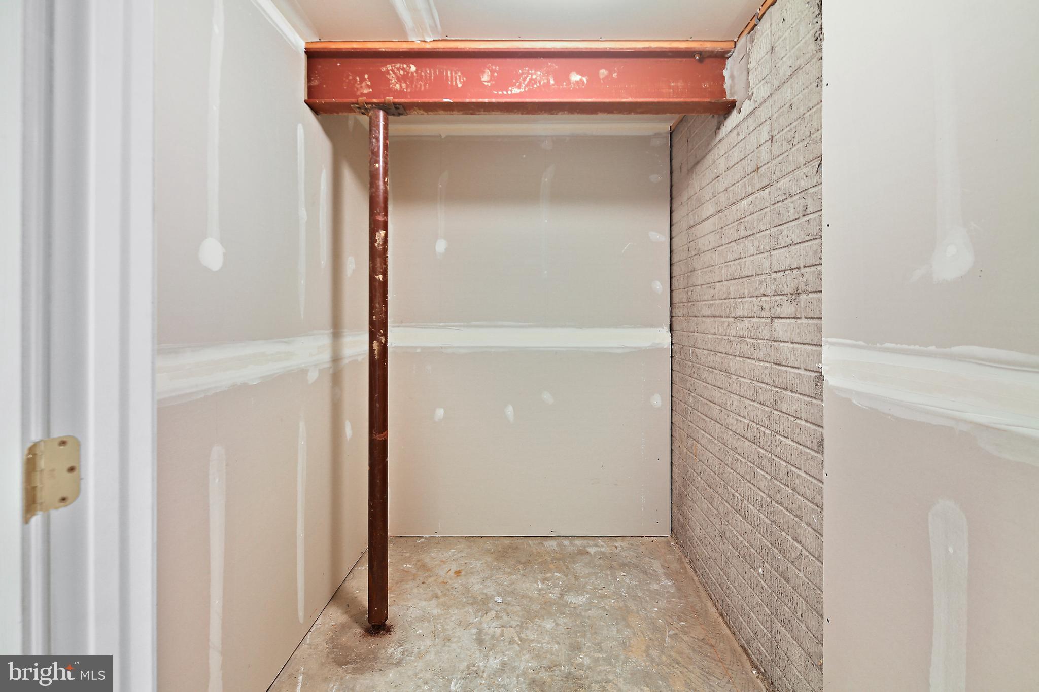 REISTERSTOWN VILLAGE - Residential