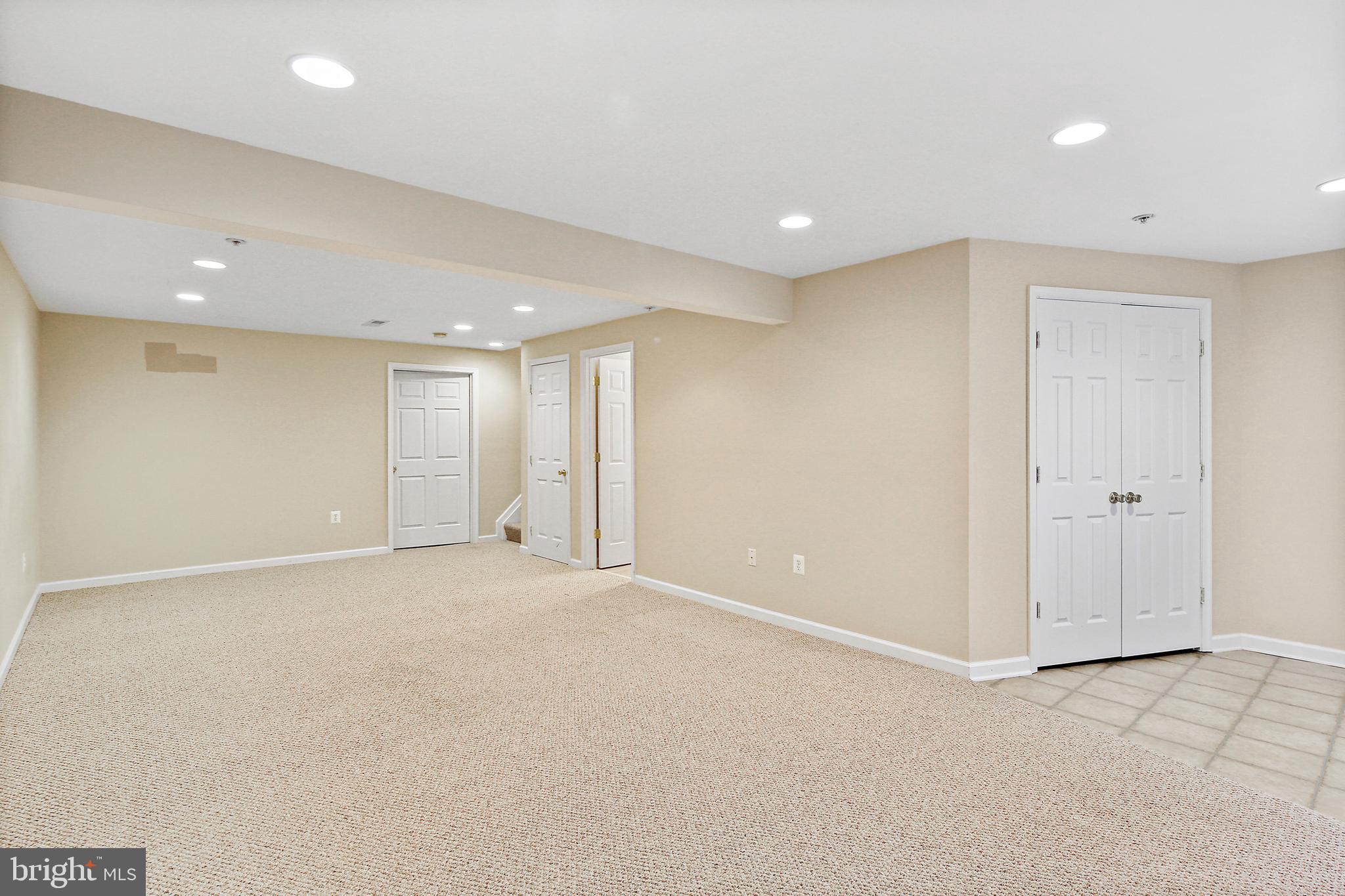 REISTERSTOWN VILLAGE - Residential