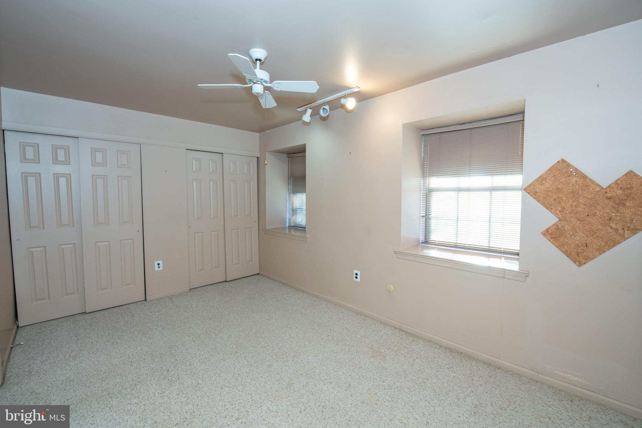 VALLEY GLEN - Residential