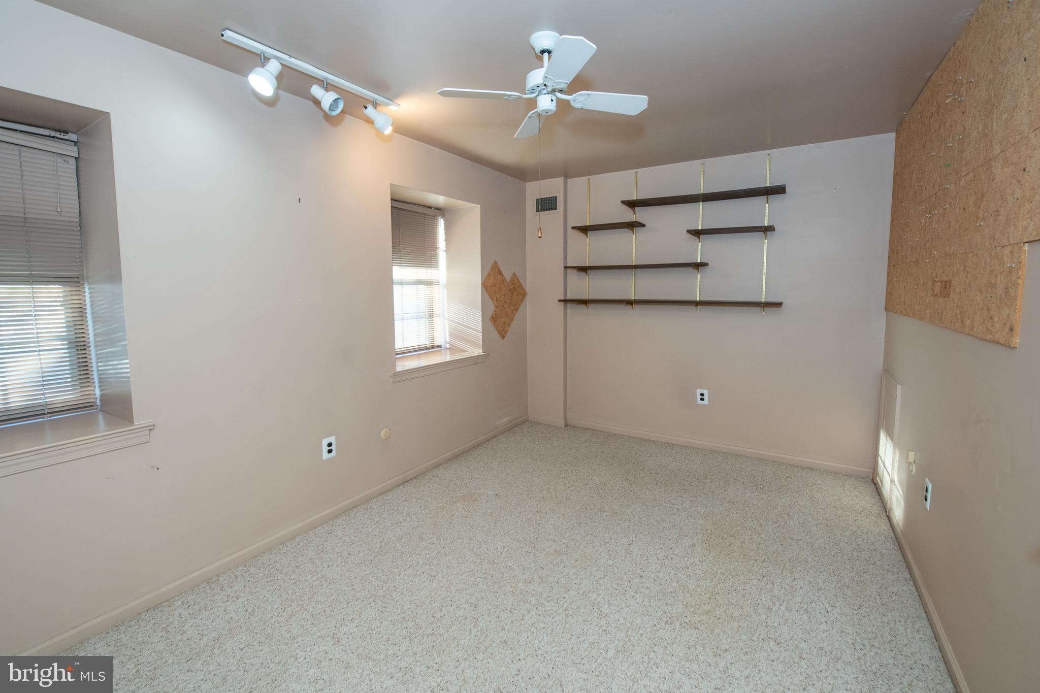 VALLEY GLEN - Residential