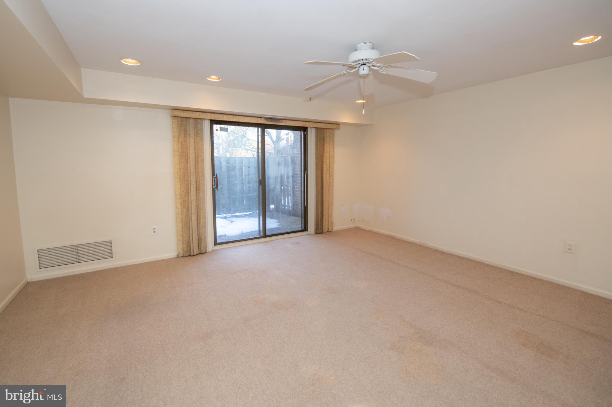 VALLEY GLEN - Residential