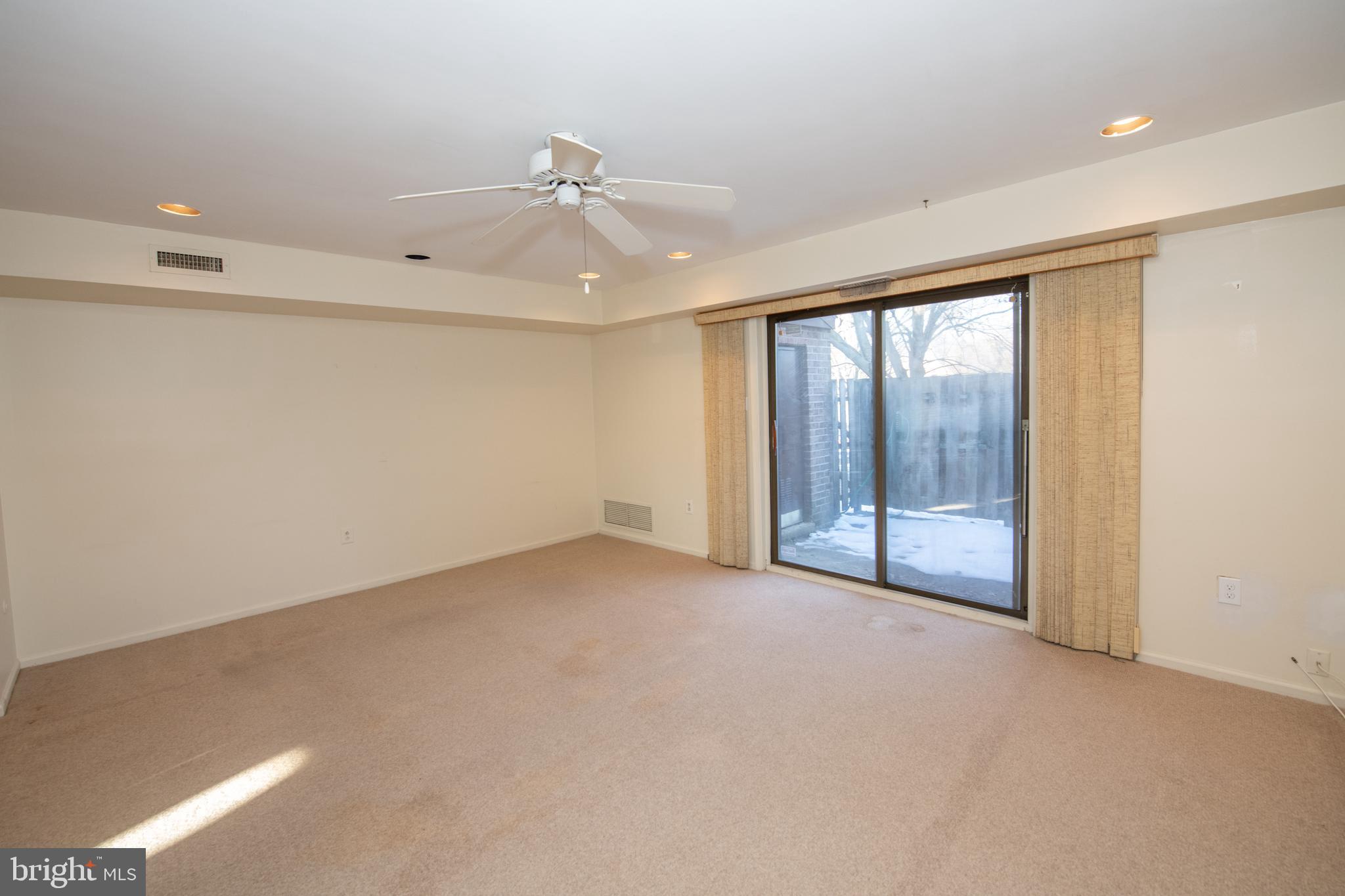 VALLEY GLEN - Residential