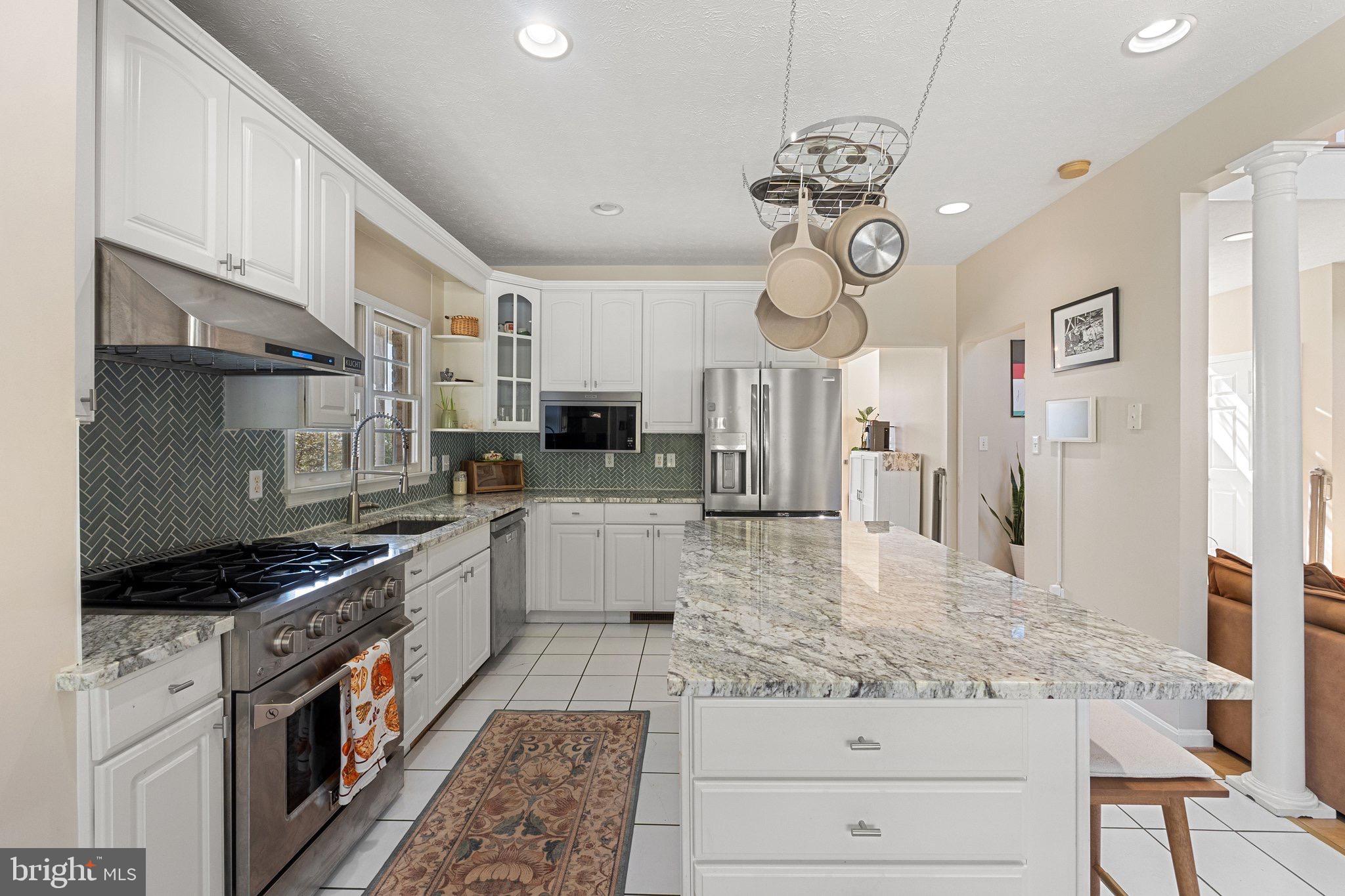 FAIRVIEW - Residential