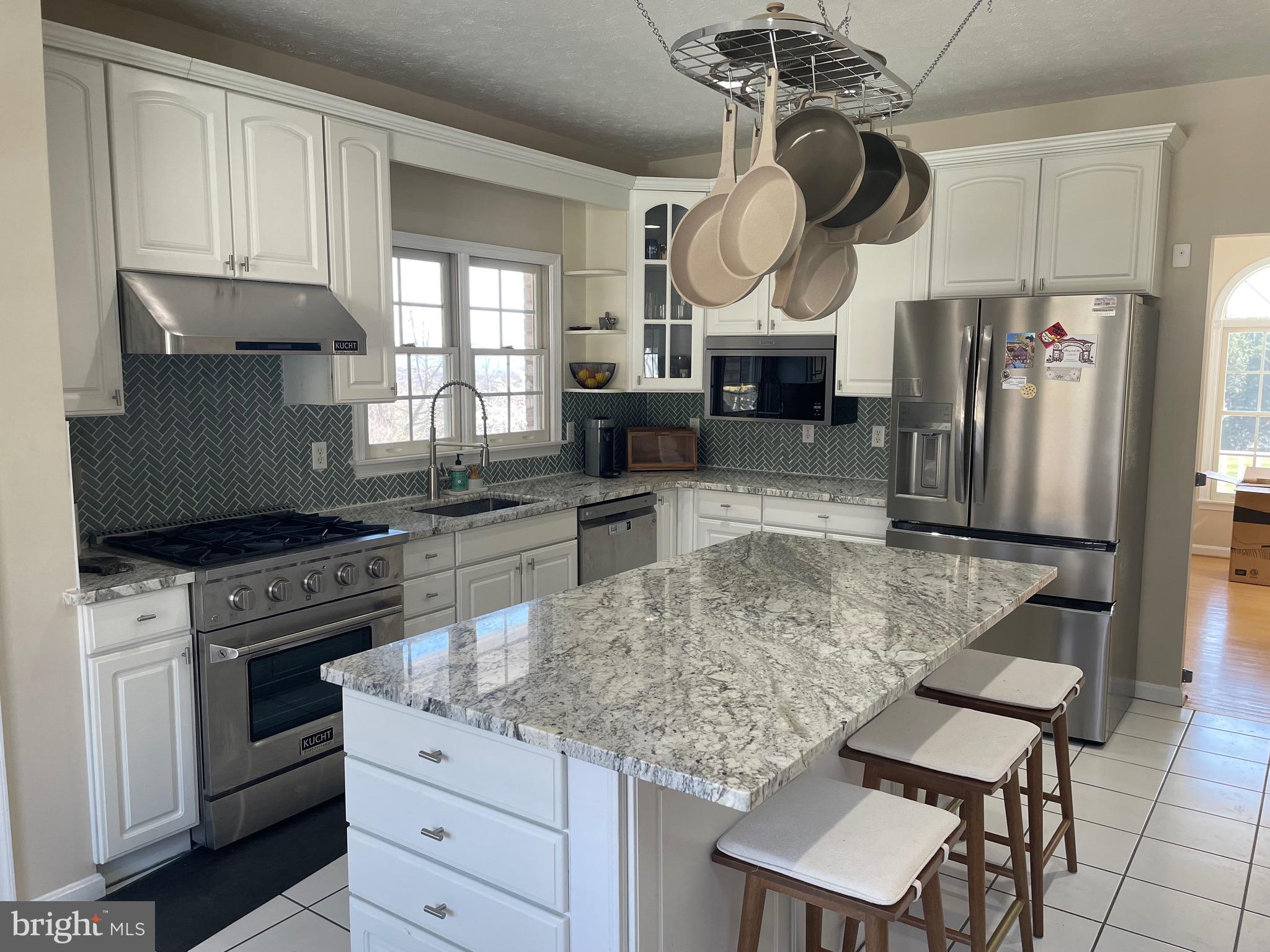 FAIRVIEW - Residential