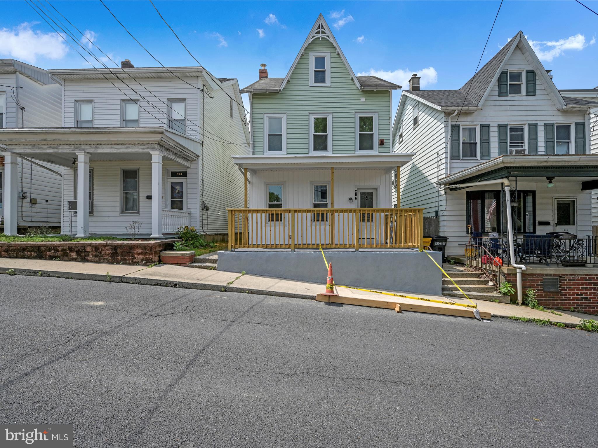 206 HIGH STREET