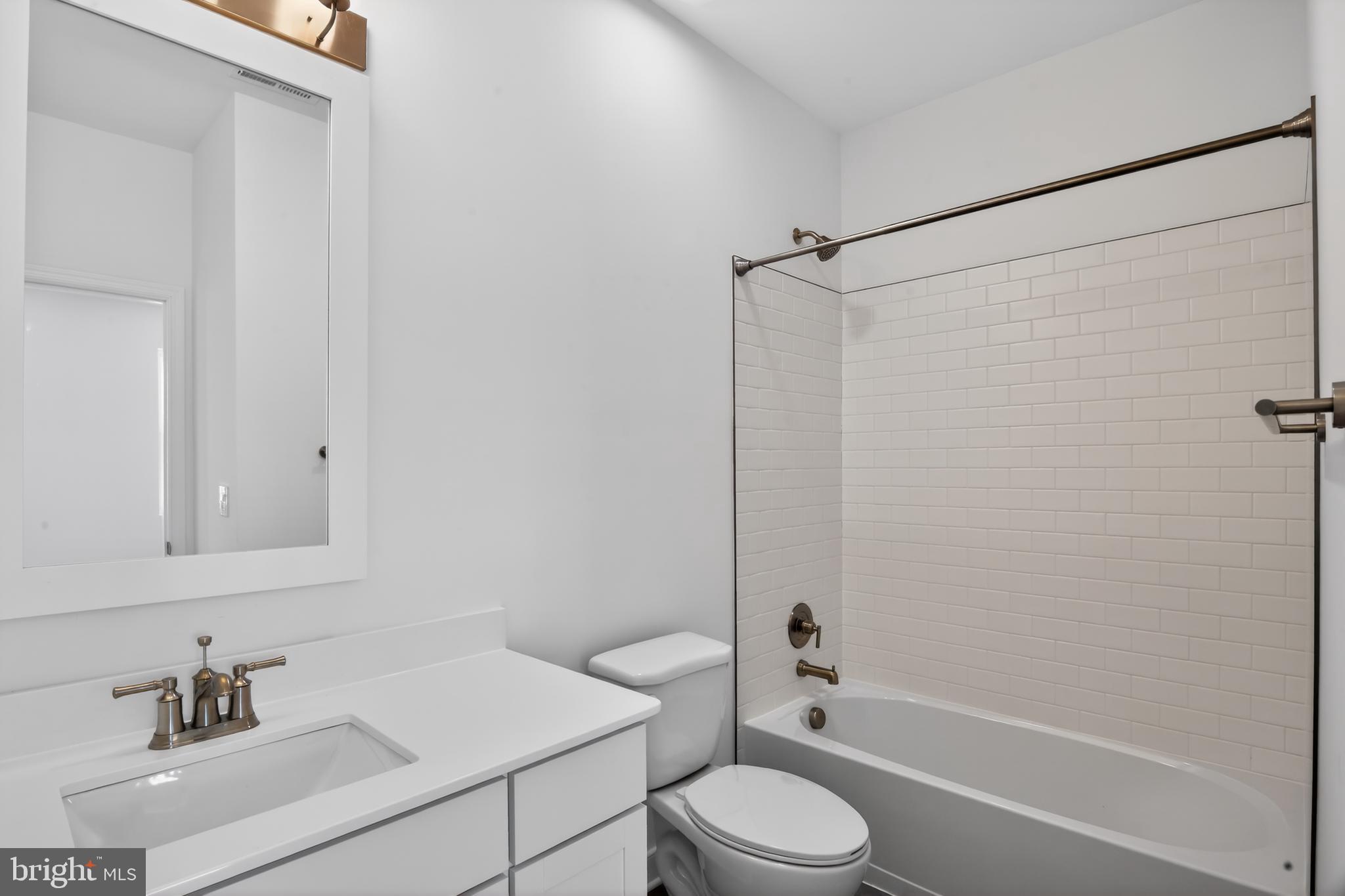 FOUR SEASONS AT EASTON - Residential