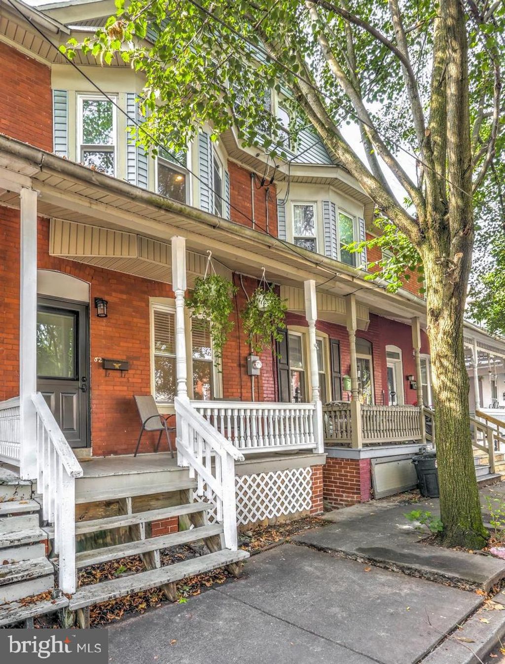 Photo of 52 E CENTER ST, LITITZ, PA 17543 (MLS # PALA2039050)