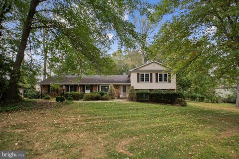 Photo of 3424 Tilton Valley Drive, FAIRFAX, VA 22033 (MLS # VAFX2273606)