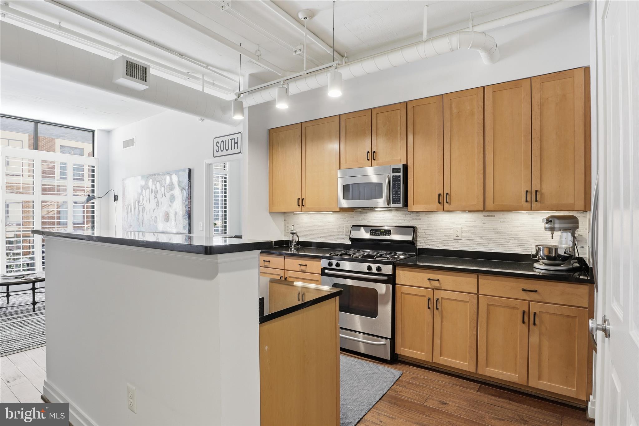 1201 N GARFIELD STREET 204