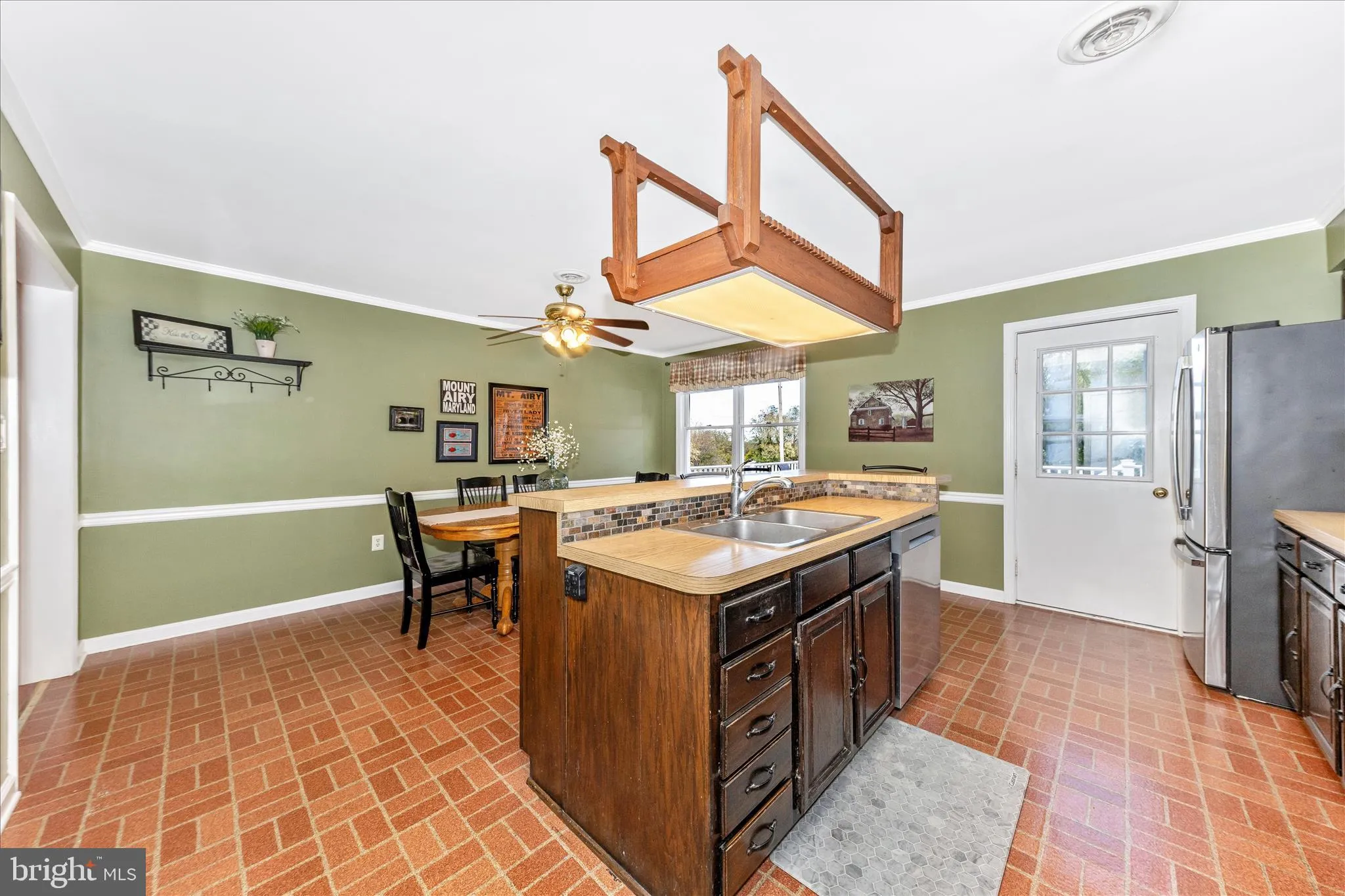 Mount Airy, Maryland 21771, United States, 4 Bedrooms Bedrooms, ,3 BathroomsBathrooms,Residential,Pending,221273