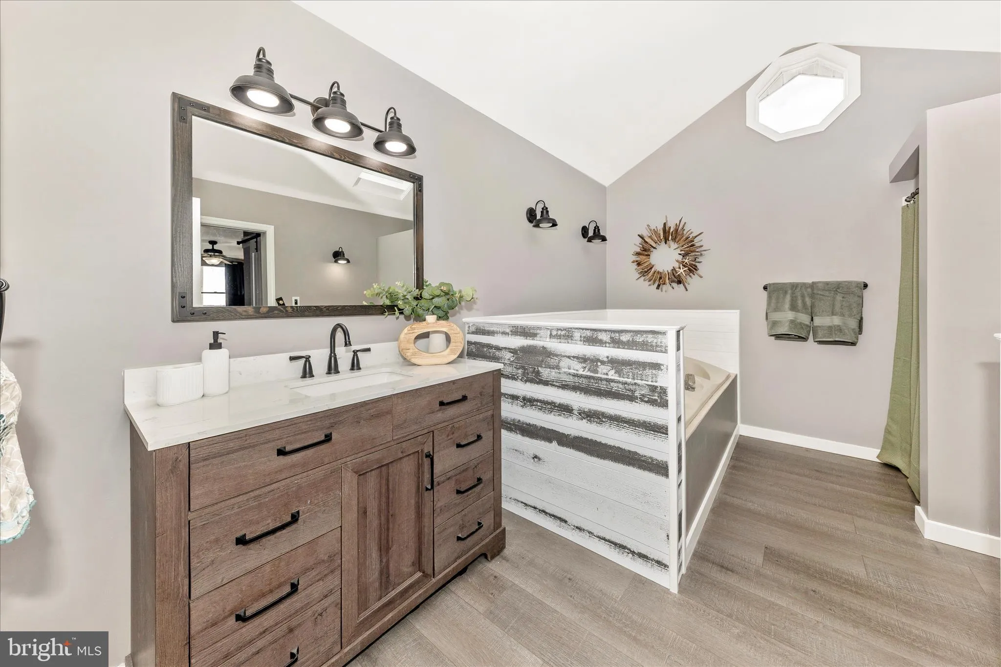 Mount Airy, Maryland 21771, United States, 4 Bedrooms Bedrooms, ,3 BathroomsBathrooms,Residential,Pending,221273