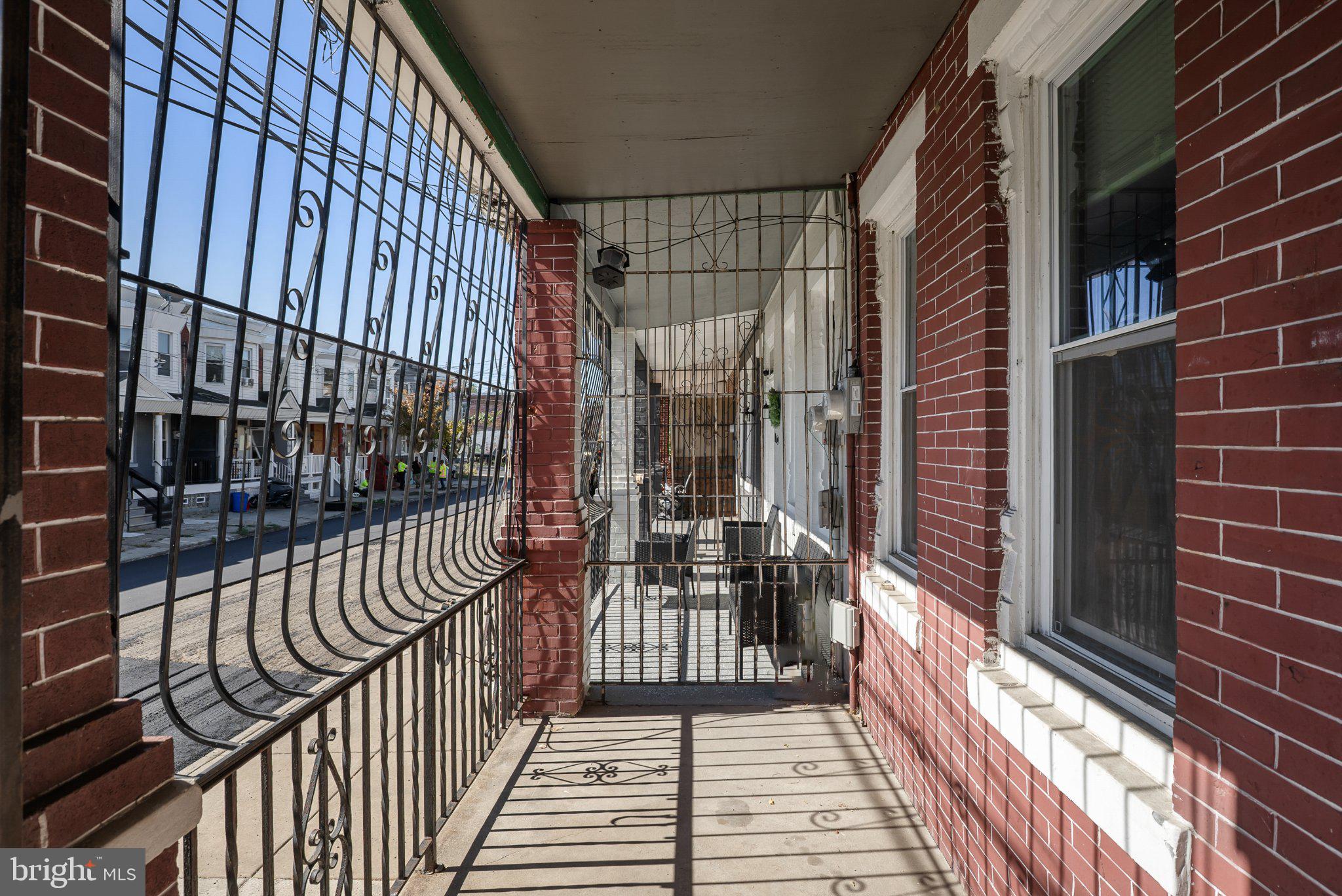 1171 LANSDOWNE AVENUE