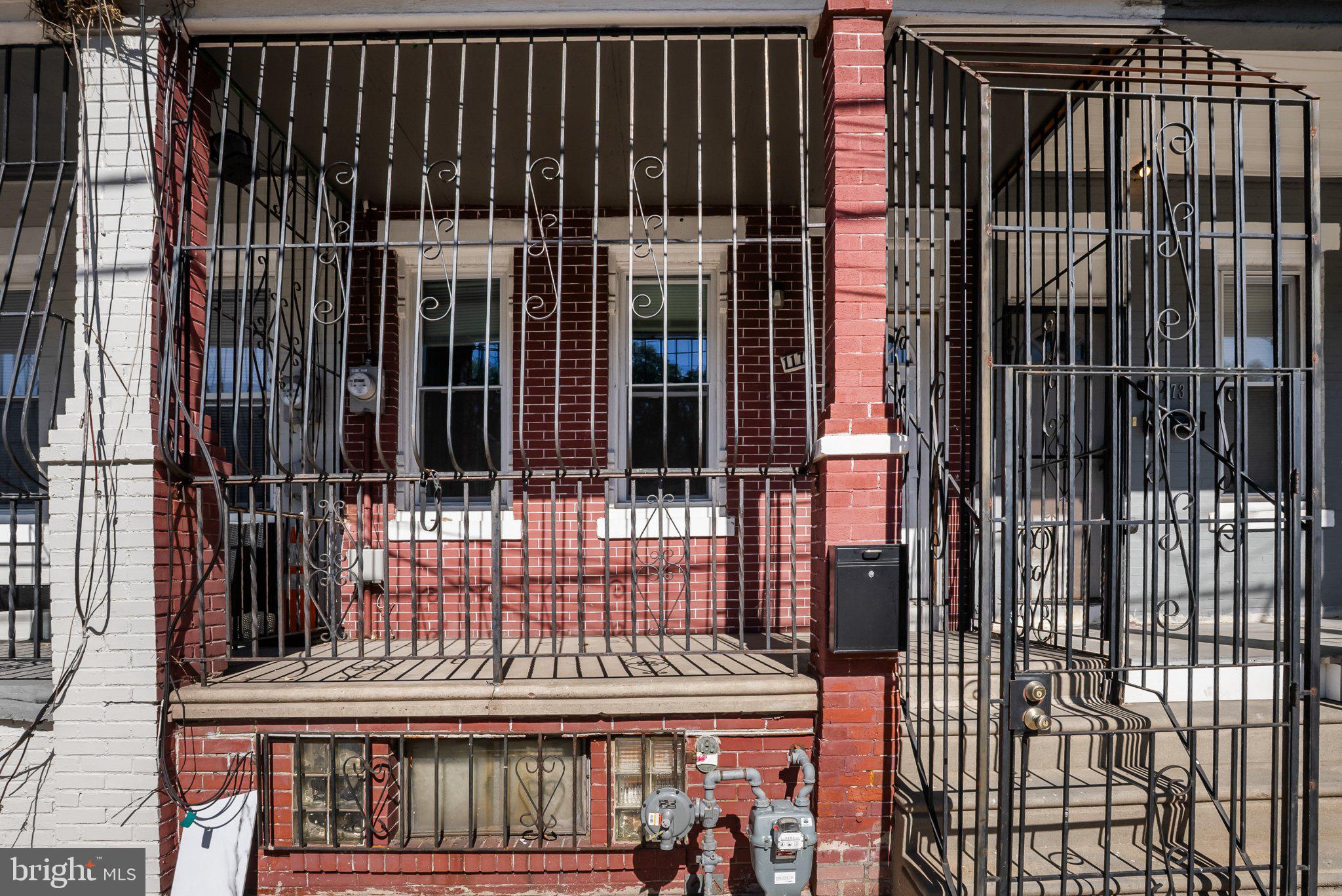 1171 LANSDOWNE AVENUE