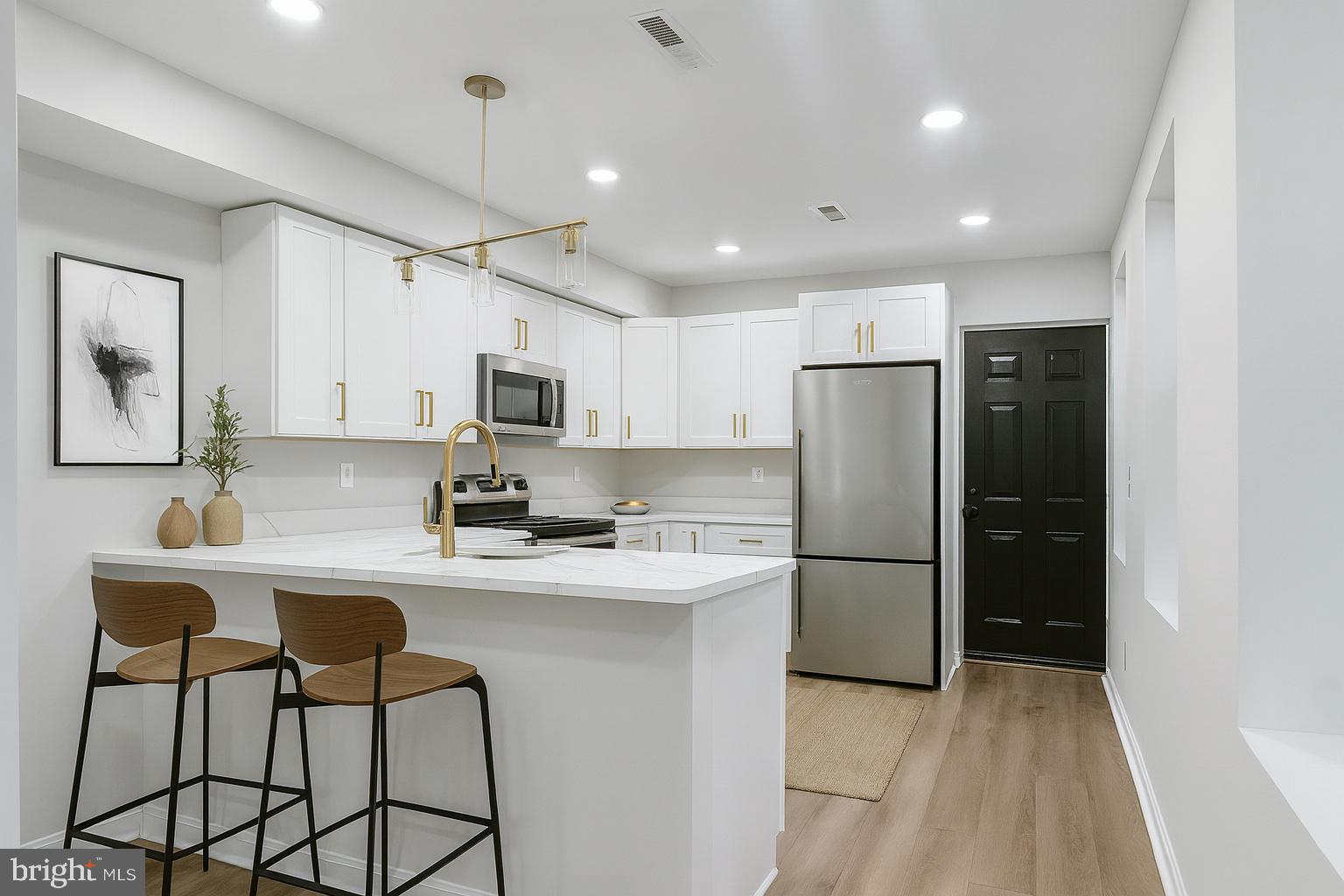HOLLINS MARKET - Residential