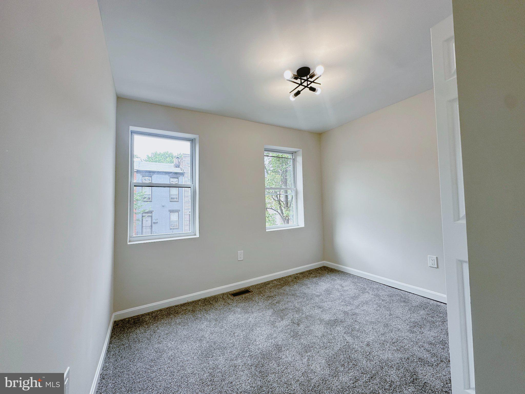 HOLLINS MARKET - Residential