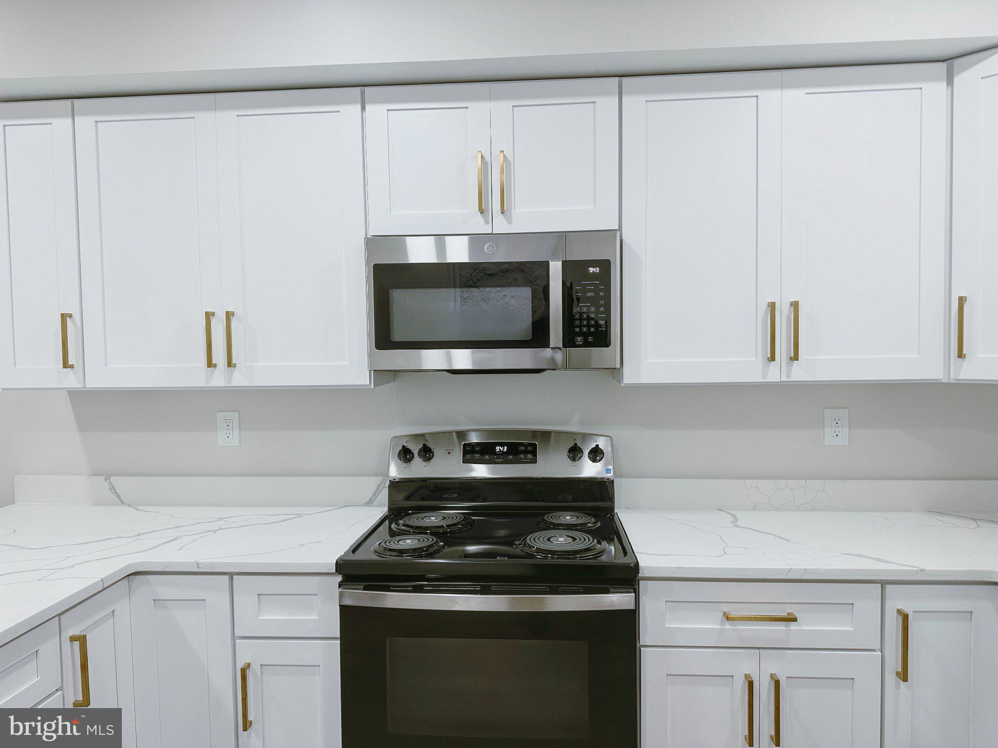 HOLLINS MARKET - Residential
