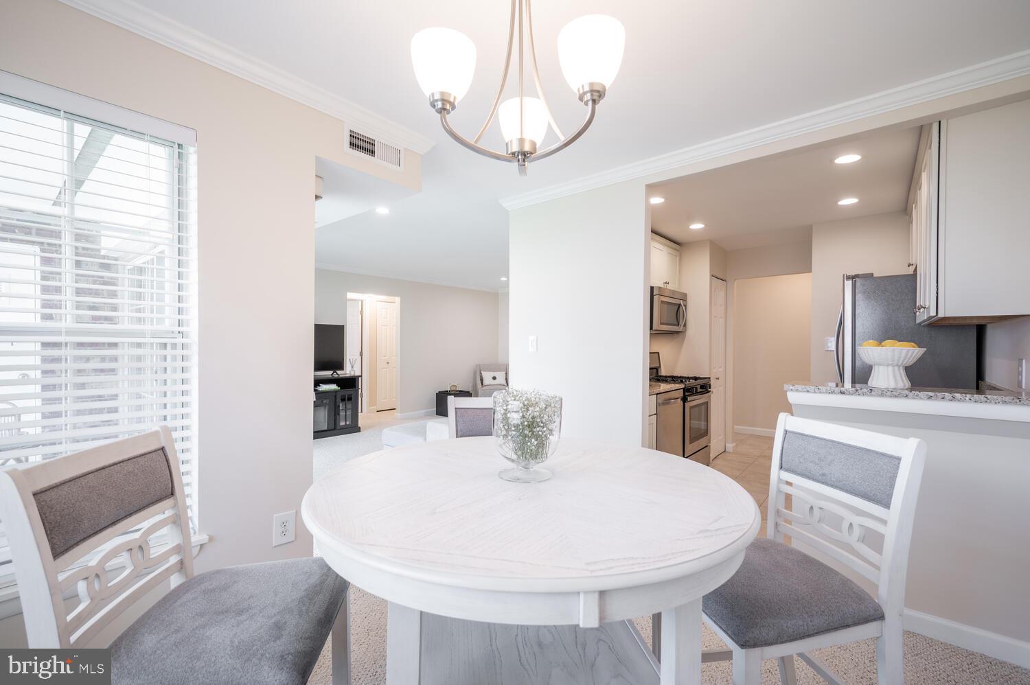 MC LEAN CHASE - Residential