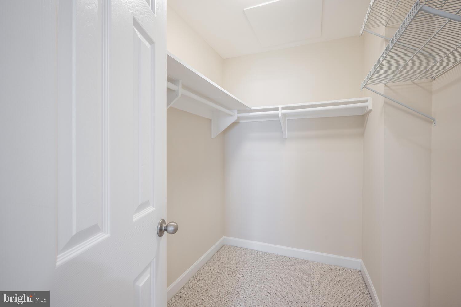 MC LEAN CHASE - Residential