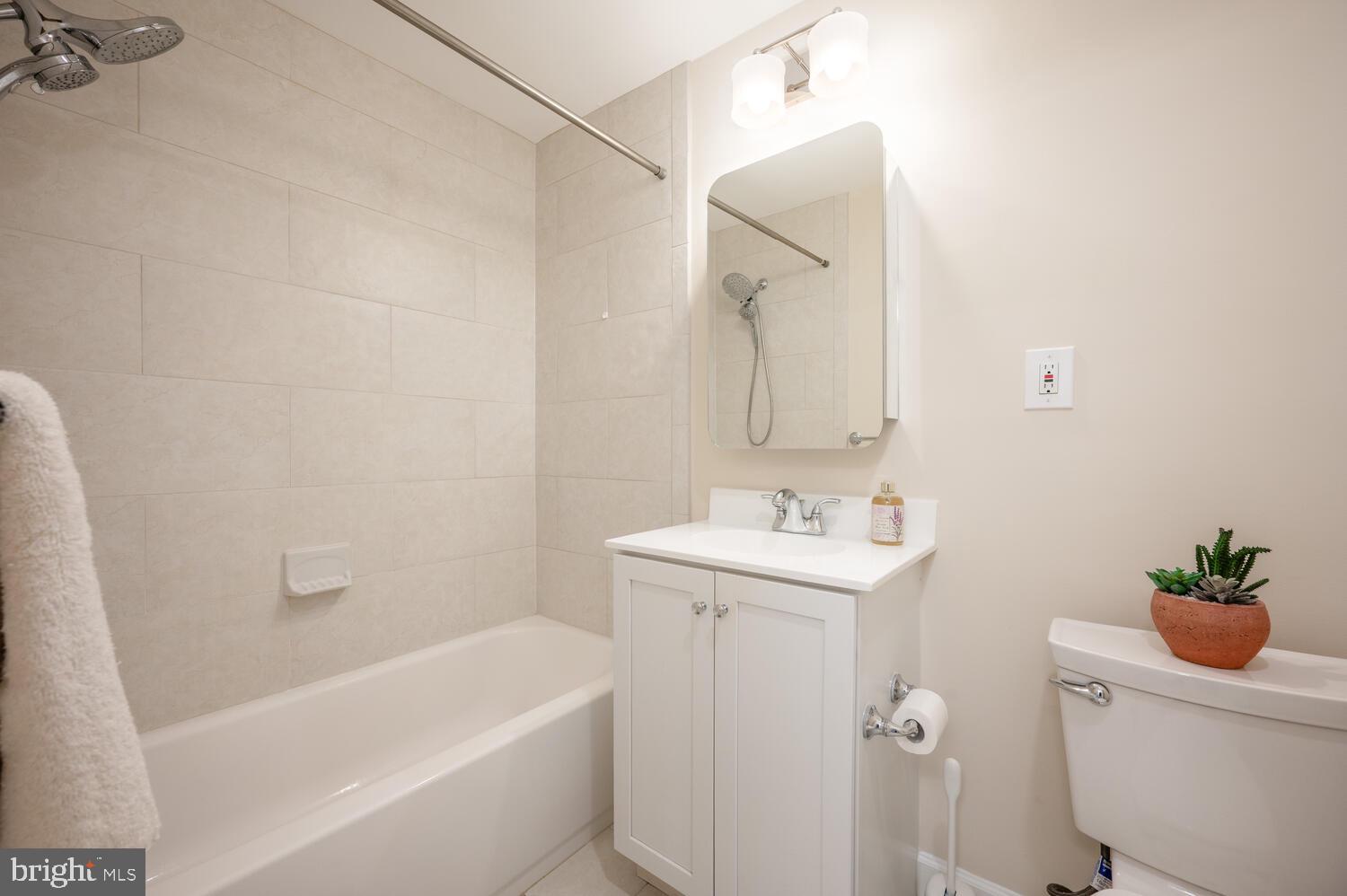 MC LEAN CHASE - Residential