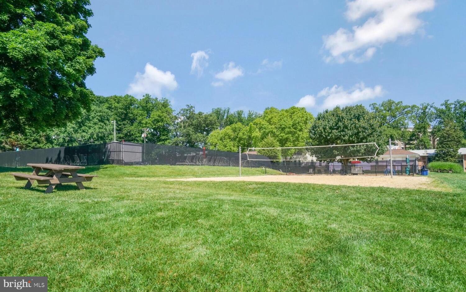 MC LEAN CHASE - Residential