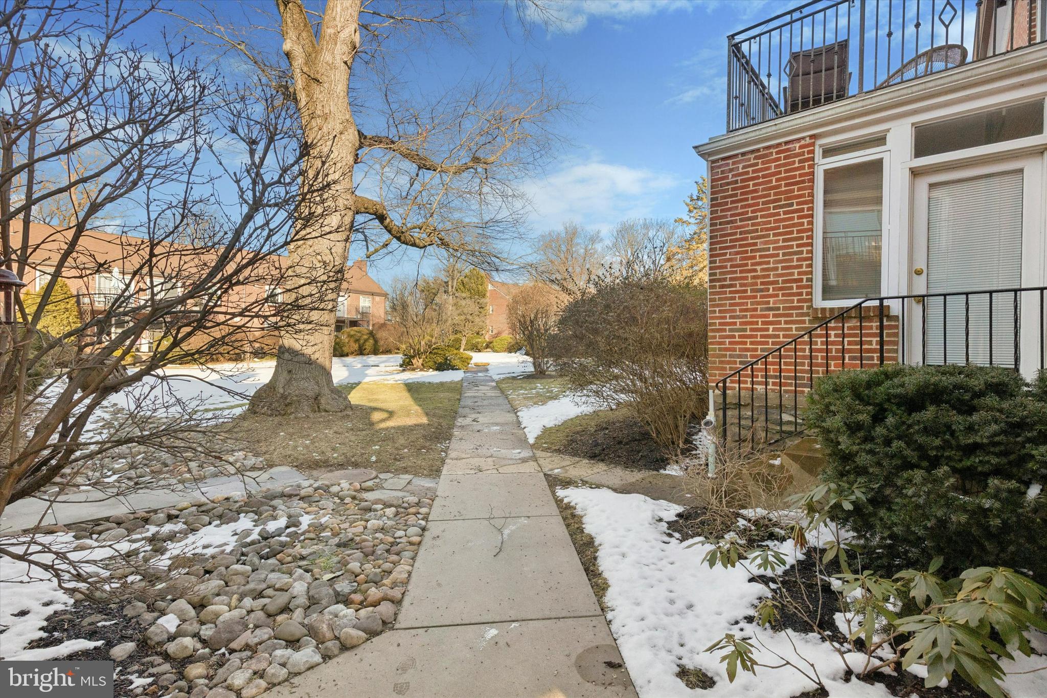 MAYFLOWER SQUARE - Residential