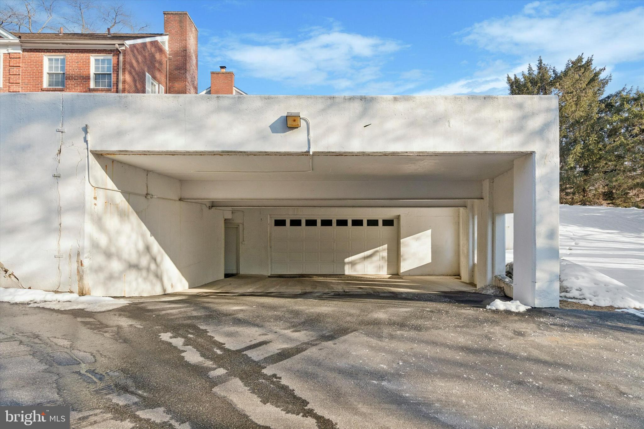 922 W MONTGOMERY AVENUE I-2