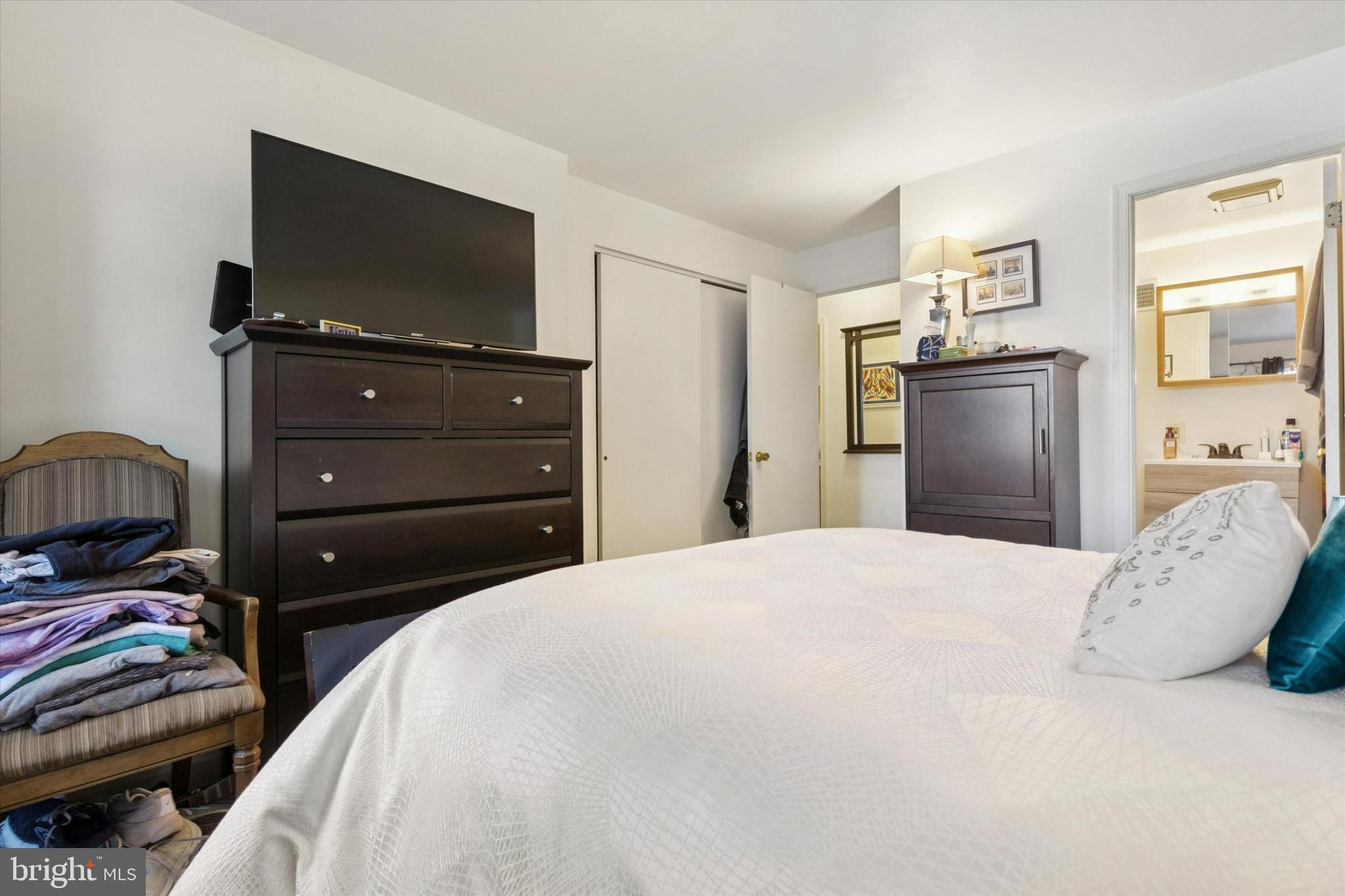 MAYFLOWER SQUARE - Residential