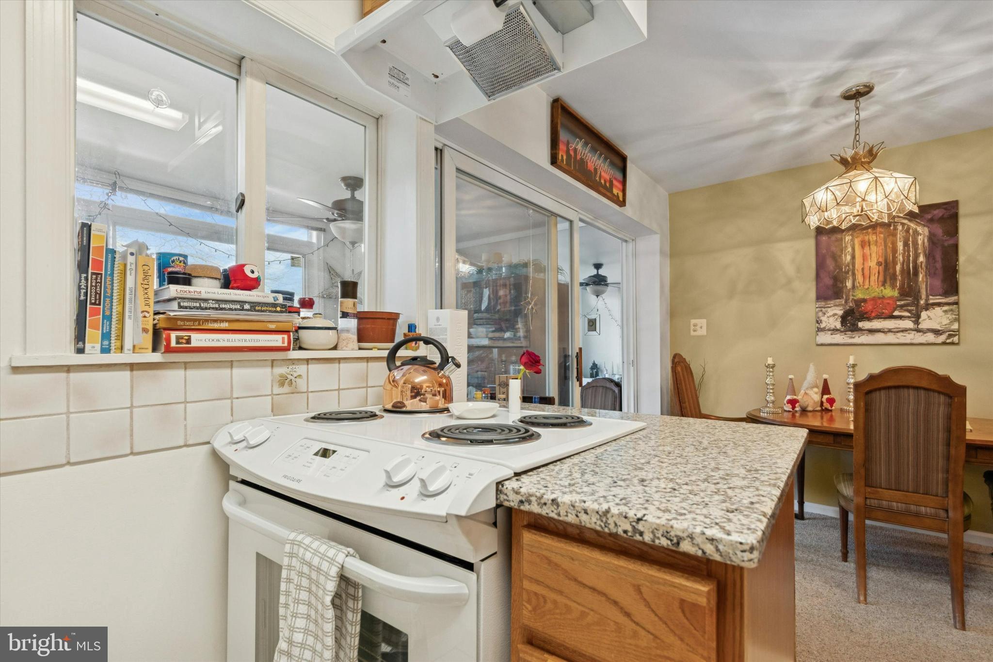 MAYFLOWER SQUARE - Residential