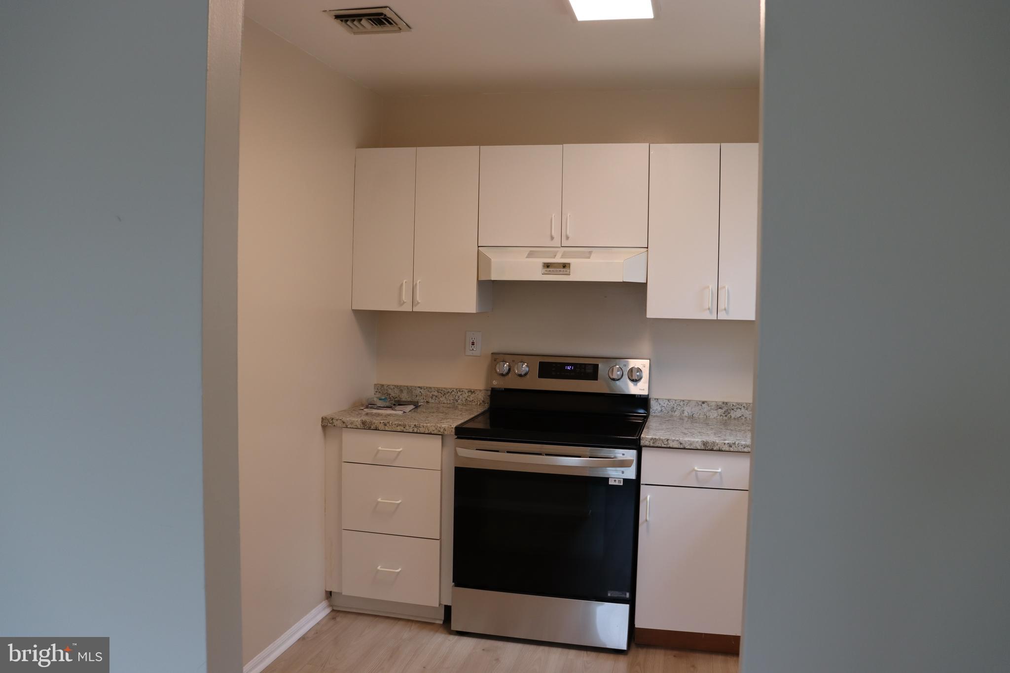 LAFAYETTE HILL - Residential Lease